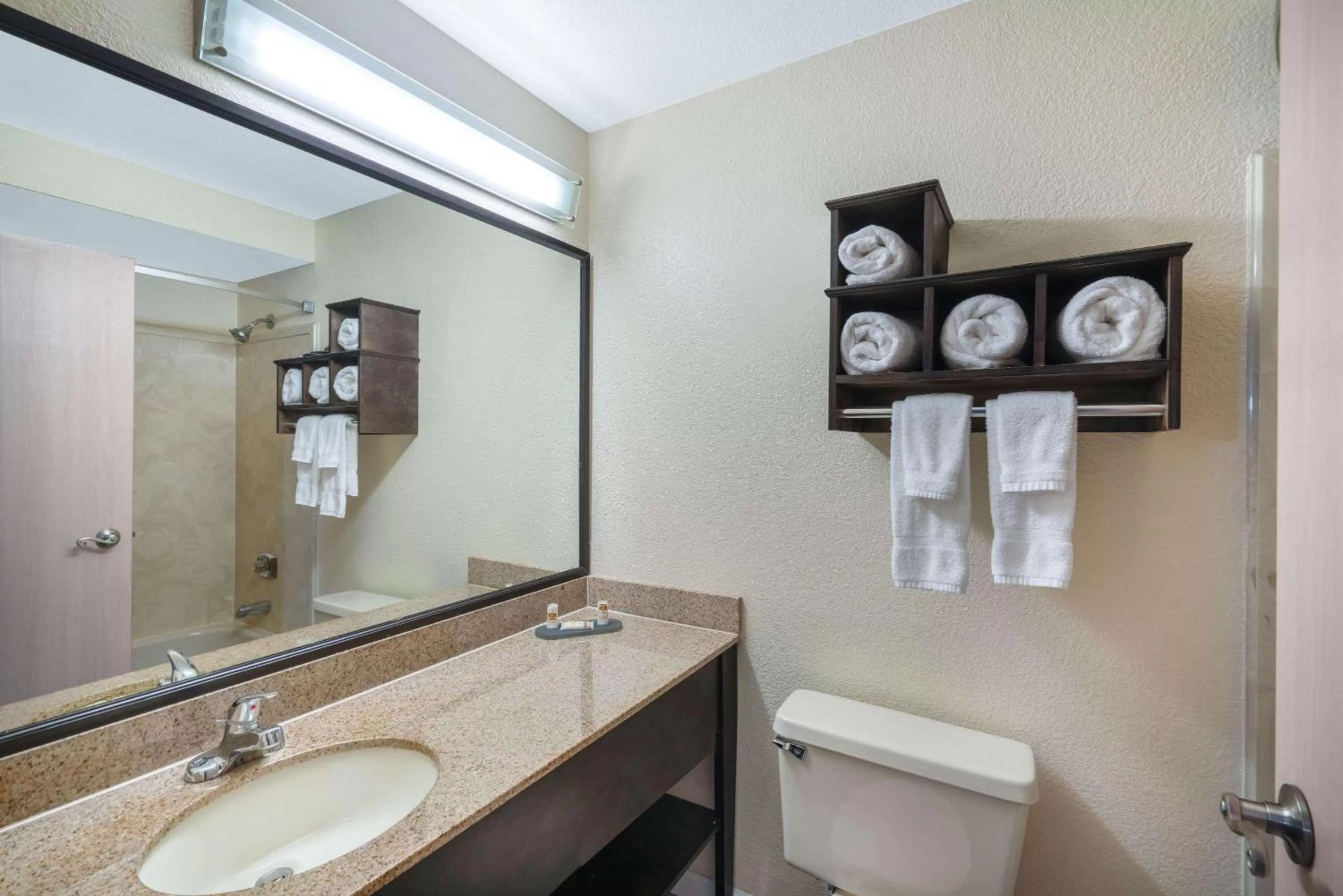Deluxe Double Room with Two Double Beds in La Quinta by Wyndham Memphis Airport Graceland