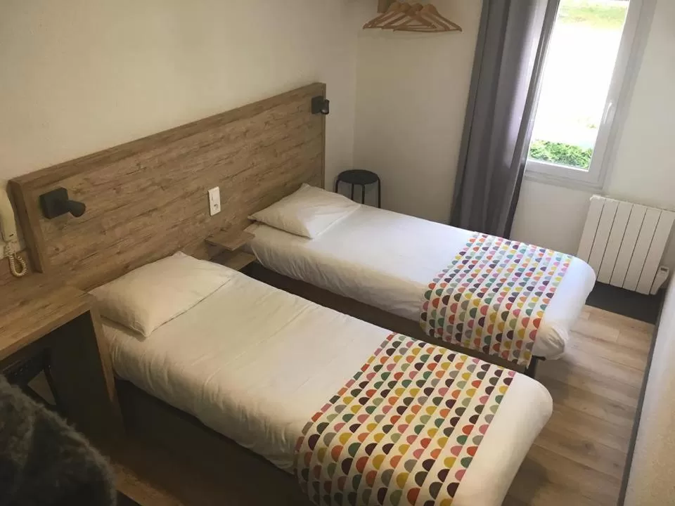 Twin Room in my HOTEL Bordeaux