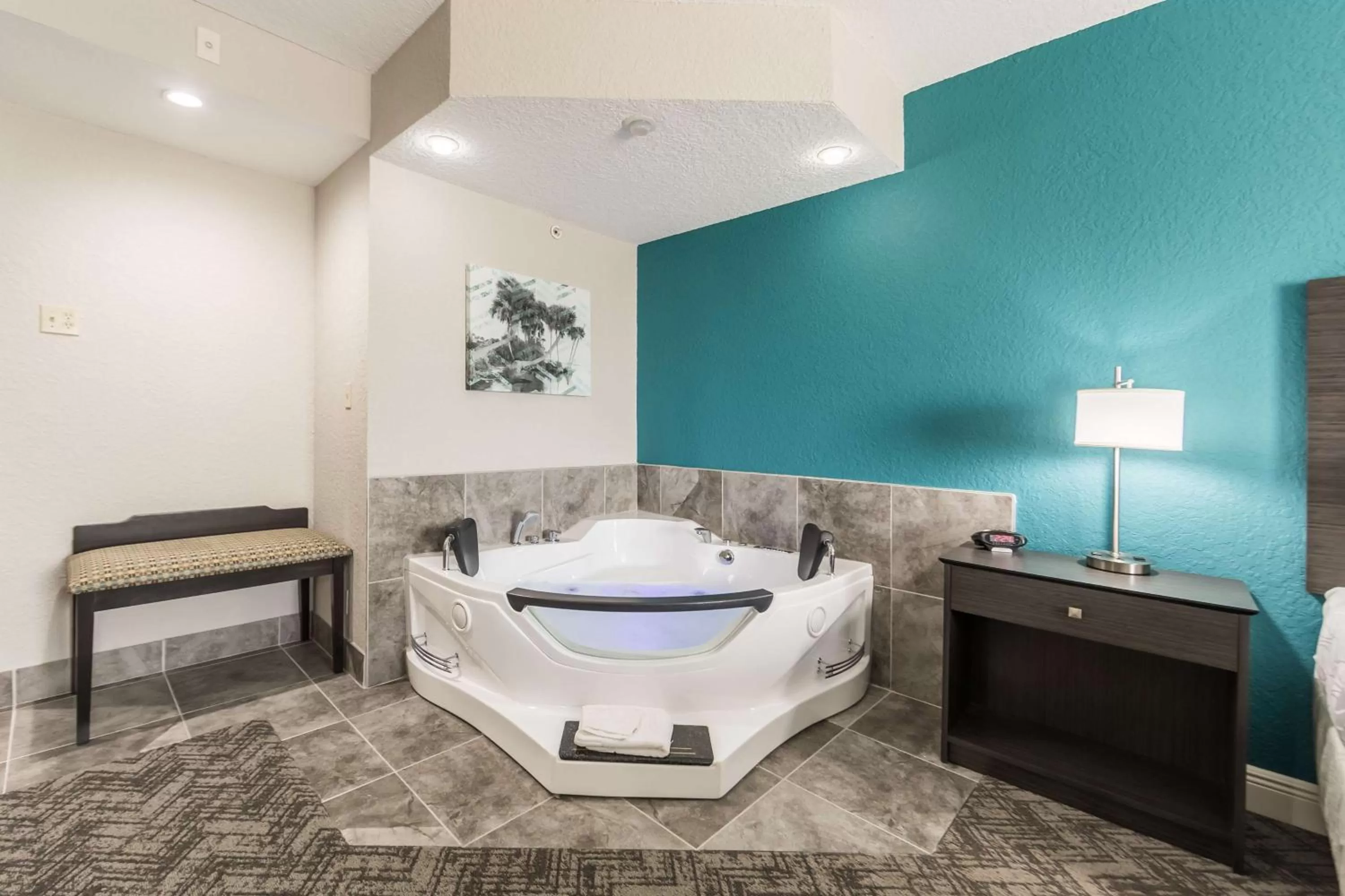 King Suite with Spa Bath - Non-Smoking in Best Western Plus Sebastian Hotel & Suites