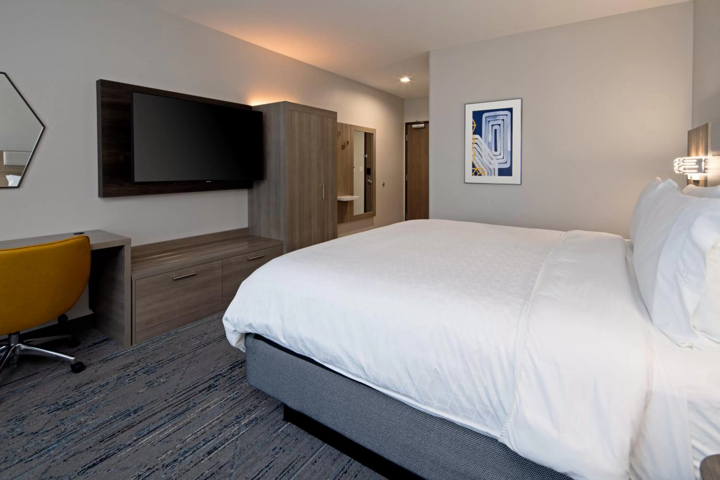 King Room - Hearing Accessible/Non-Smoking  in Holiday Inn Express & Suites - Valencia - Santa Clarita by IHG