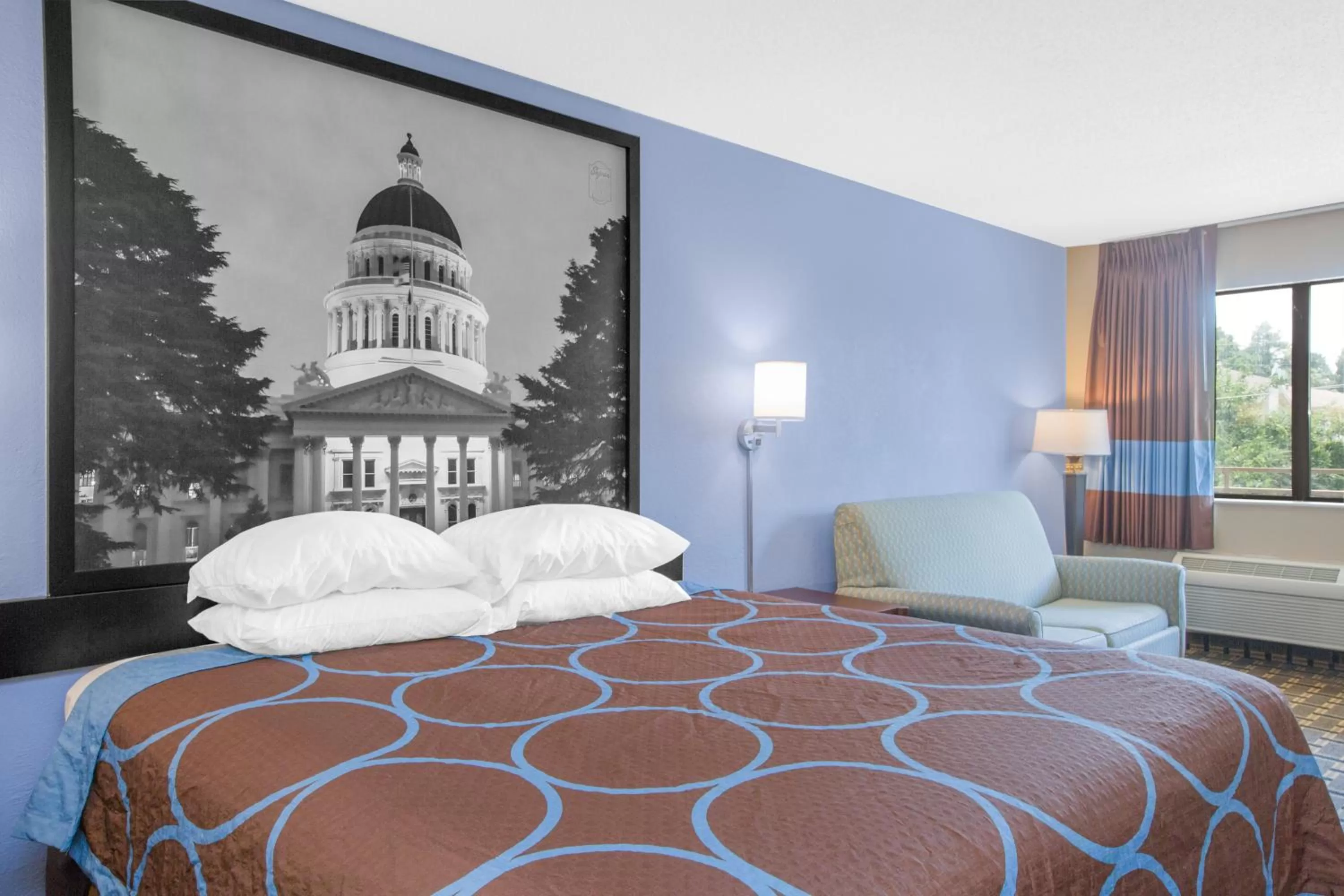 Queen Room - Disability Access/Non-Smoking in Super 8 by Wyndham Brinkley