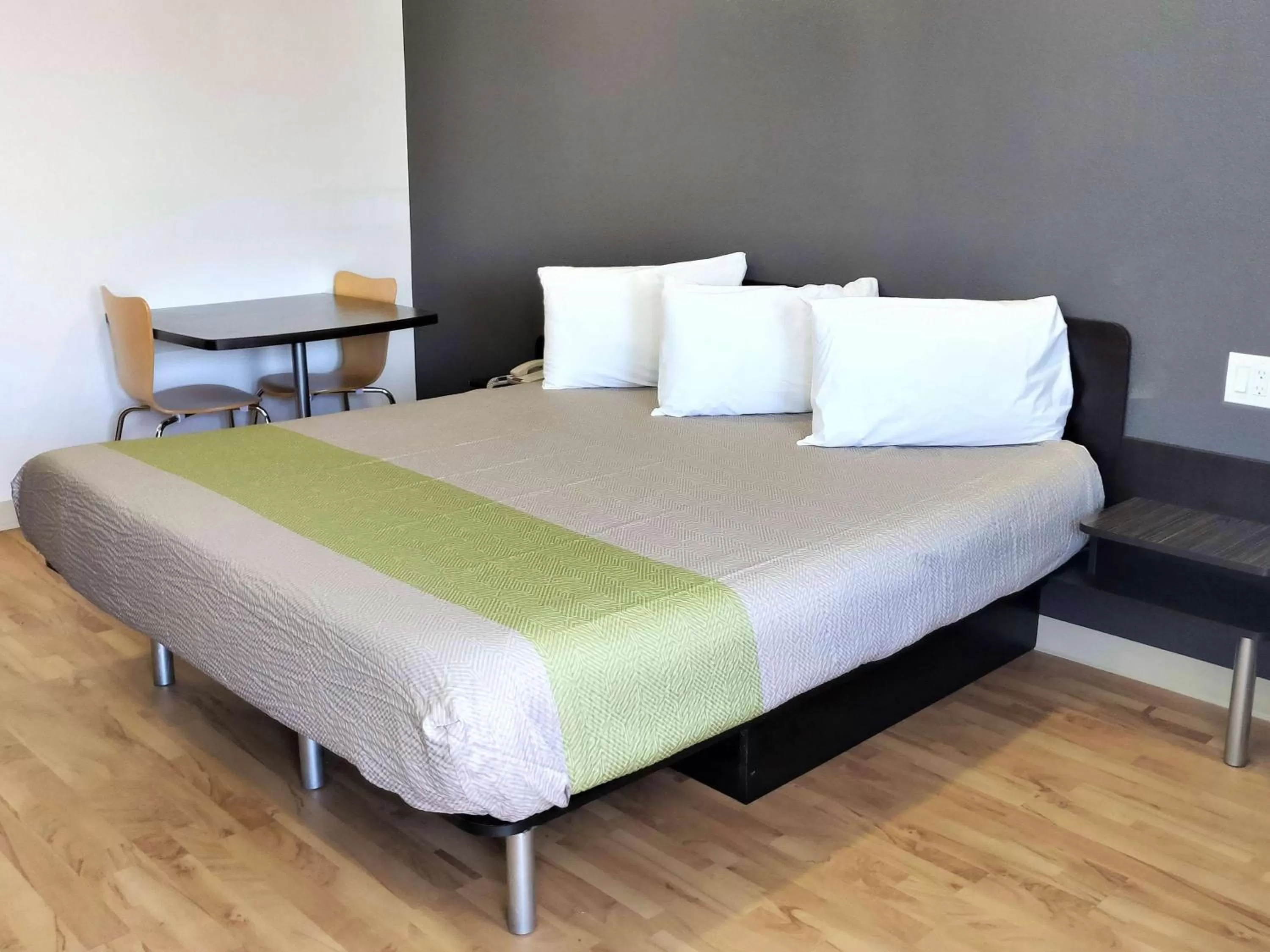 Deluxe King Room - Non-Smoking in Studio 6-Fresno, CA - Extended Stay