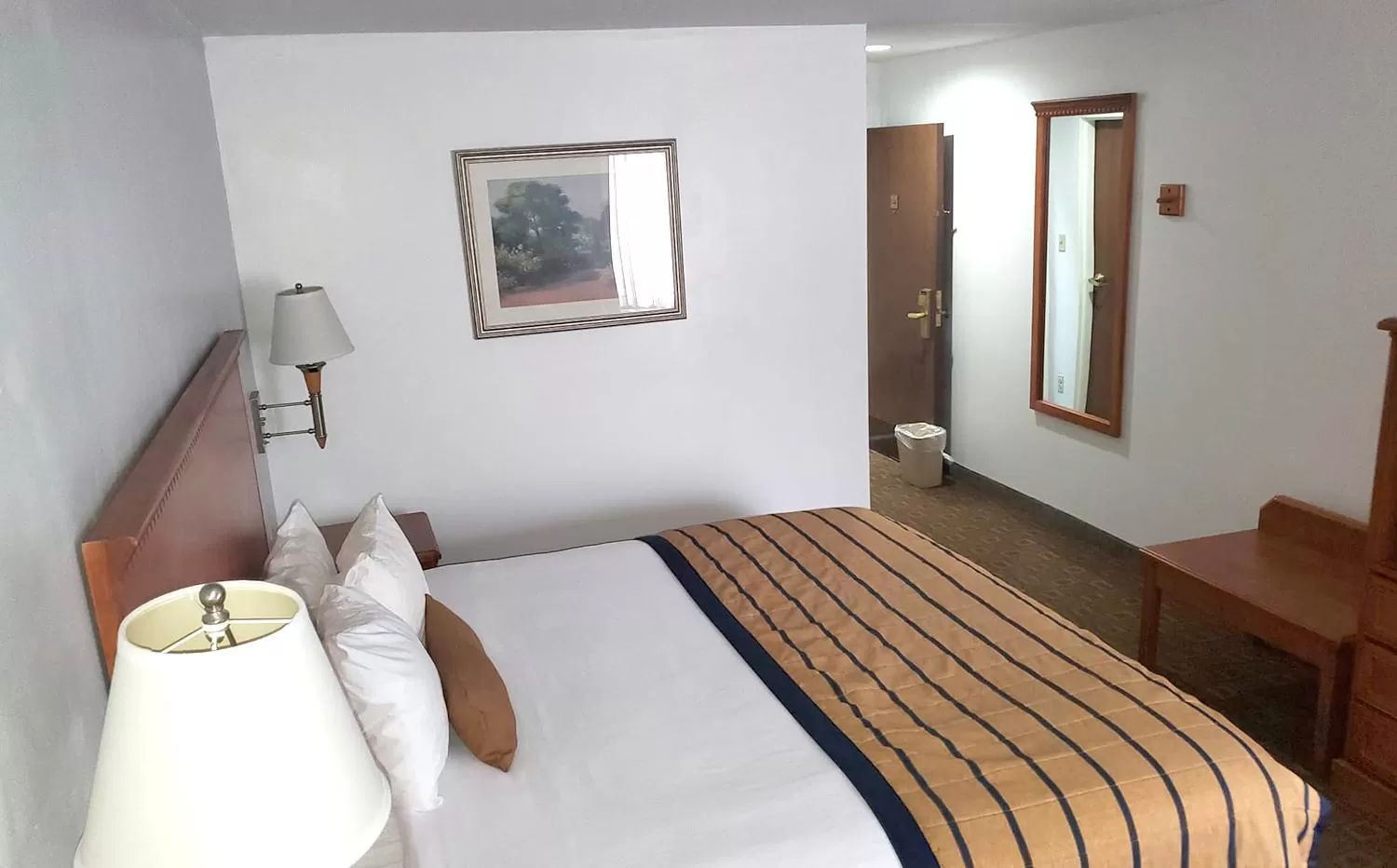 Deluxe King Room in Coratel Inn & Suites by Jasper New Braunfels IH-35 EXT 189
