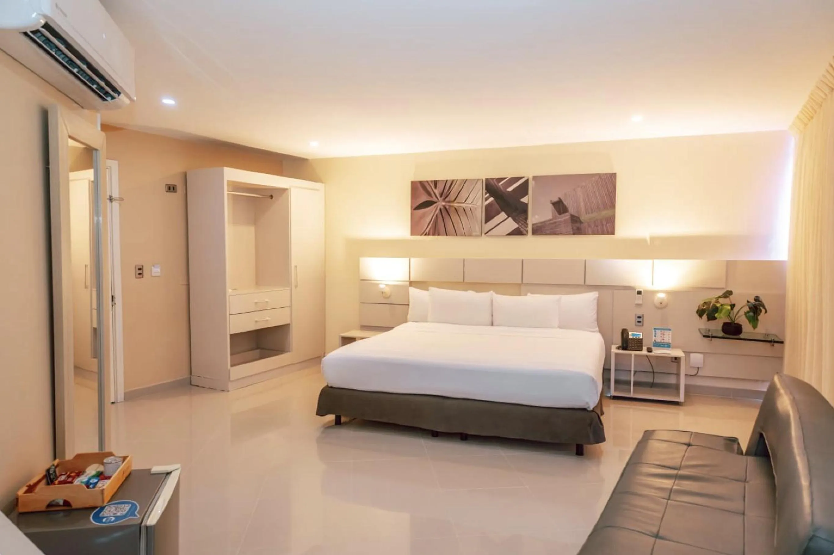 Junior Suite - single occupancy in Hotel Florida Sinú