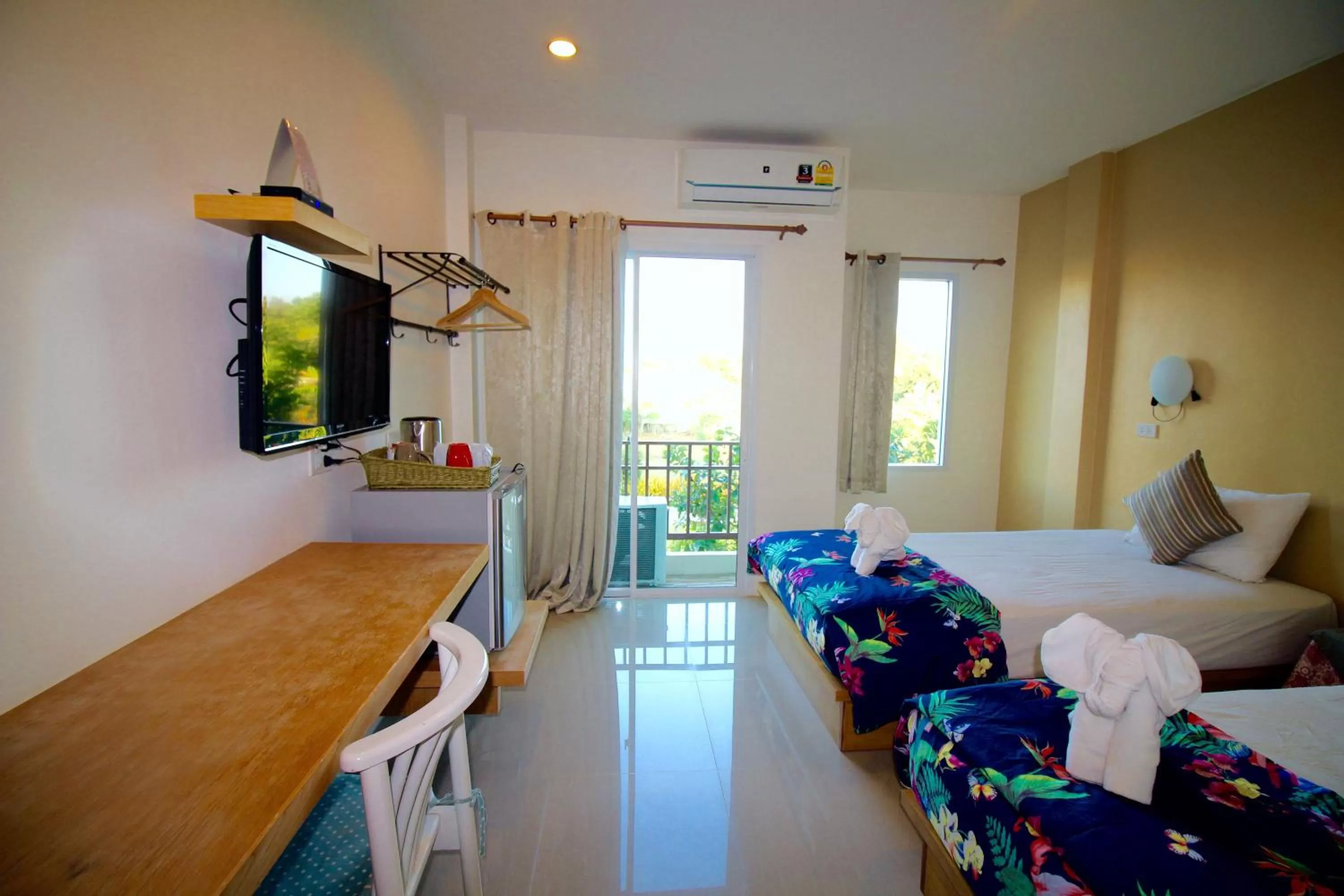 Deluxe Twin Room in Green Apple Villa