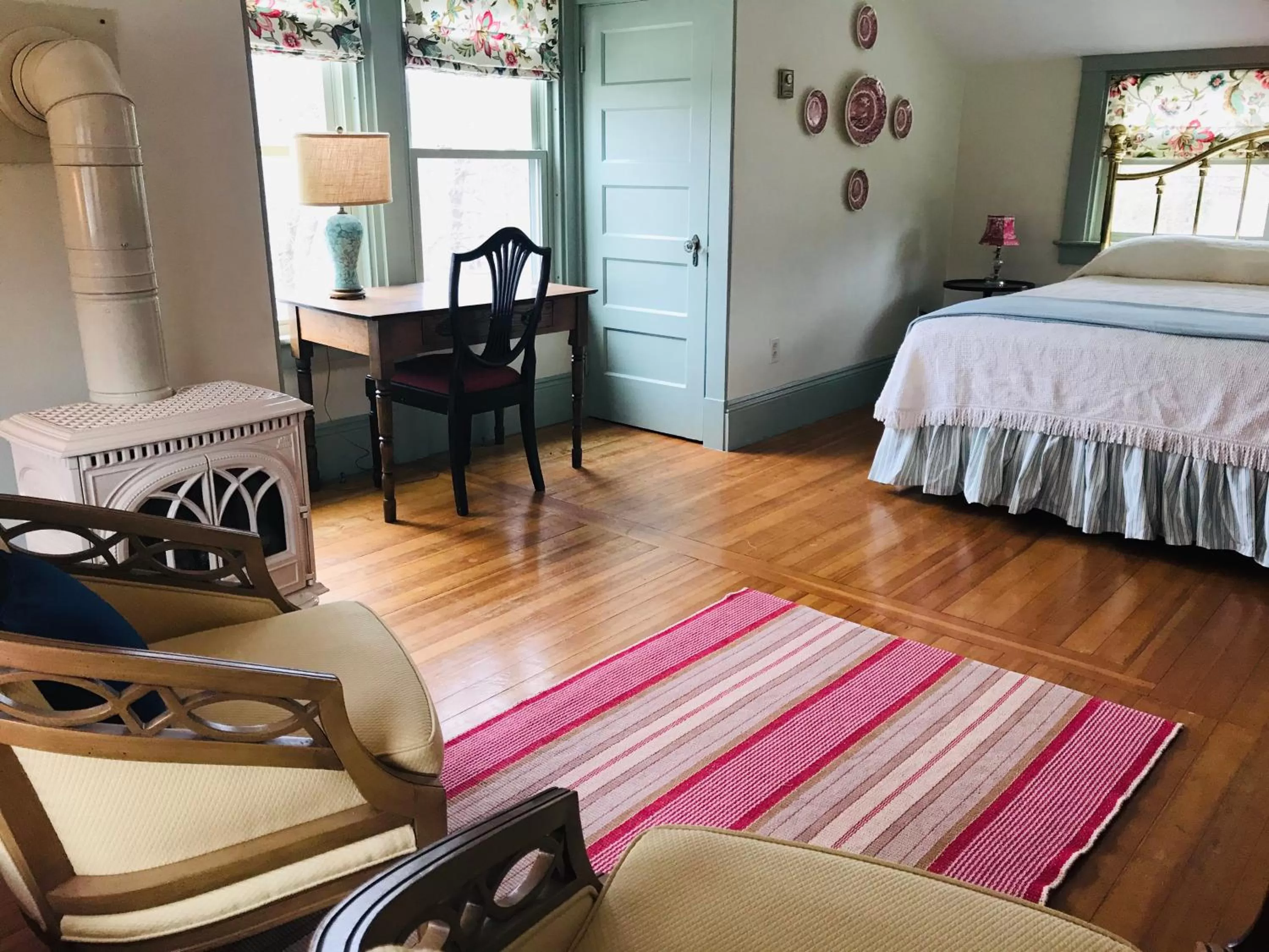 Double Room with Private Bathroom in The Belmont Inn