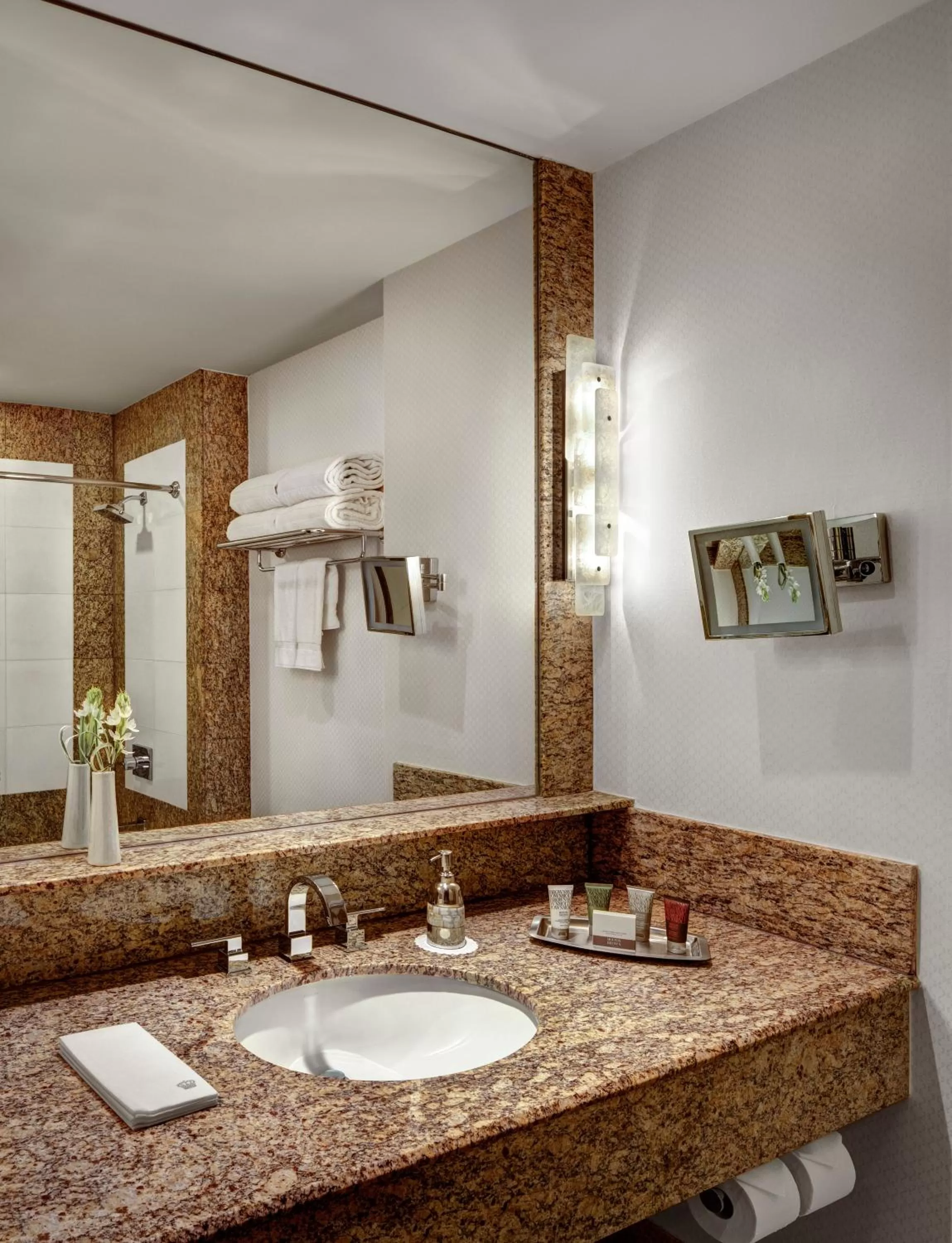 Premier Skyline View Room with Two Double Beds in Lotte New York Palace