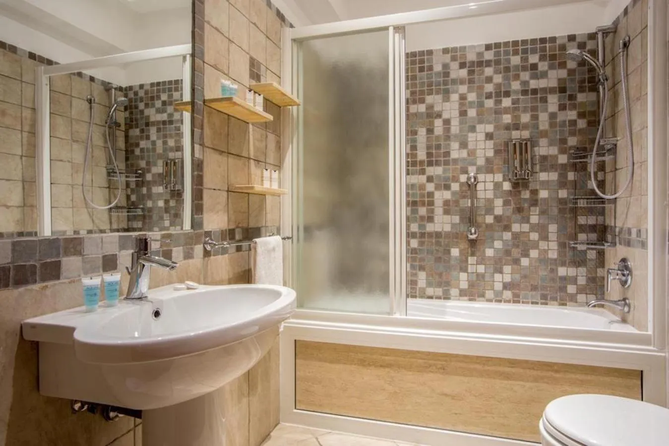 Double Room with Private External Bathroom in Basilio 55 Rome