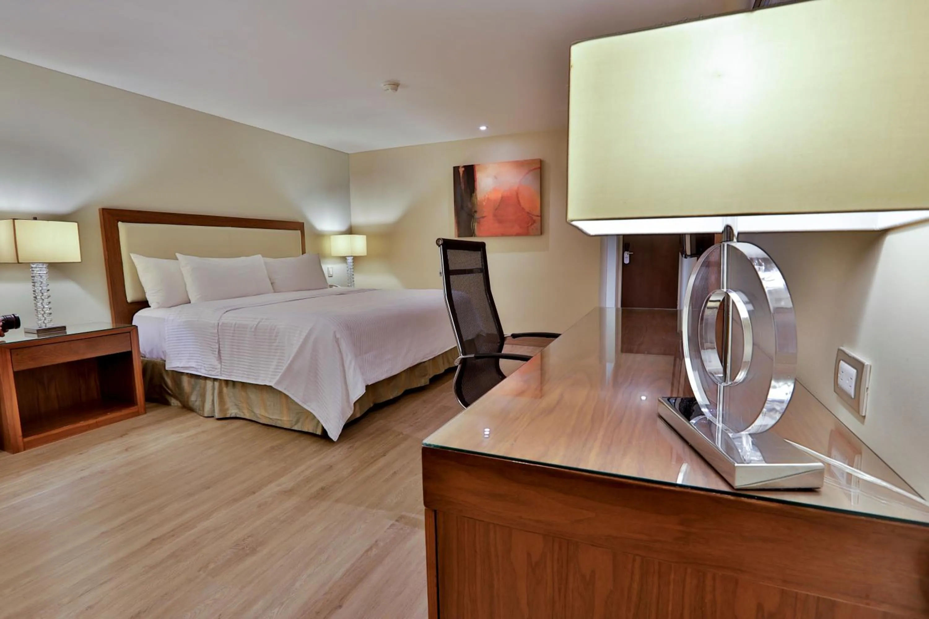 Standard Suite King Bed in Antaris Valle