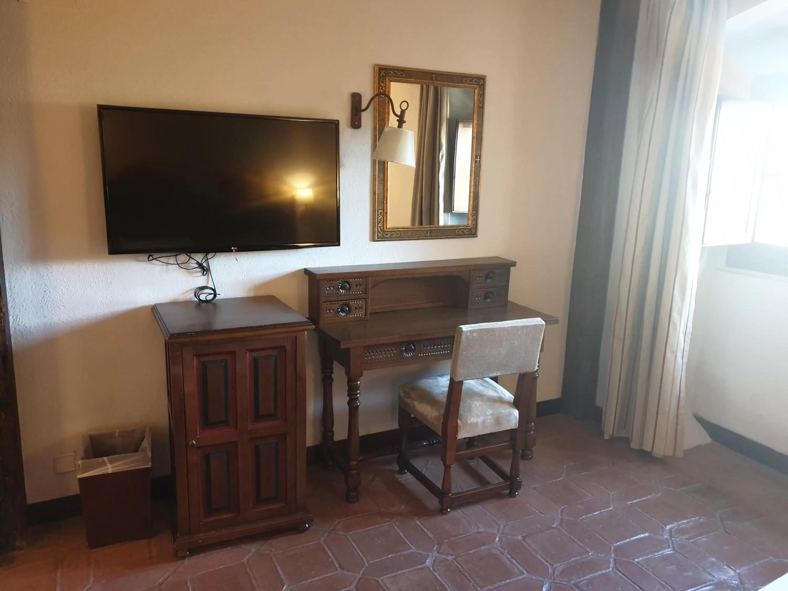 Standard Triple Room in Parador de Plasencia