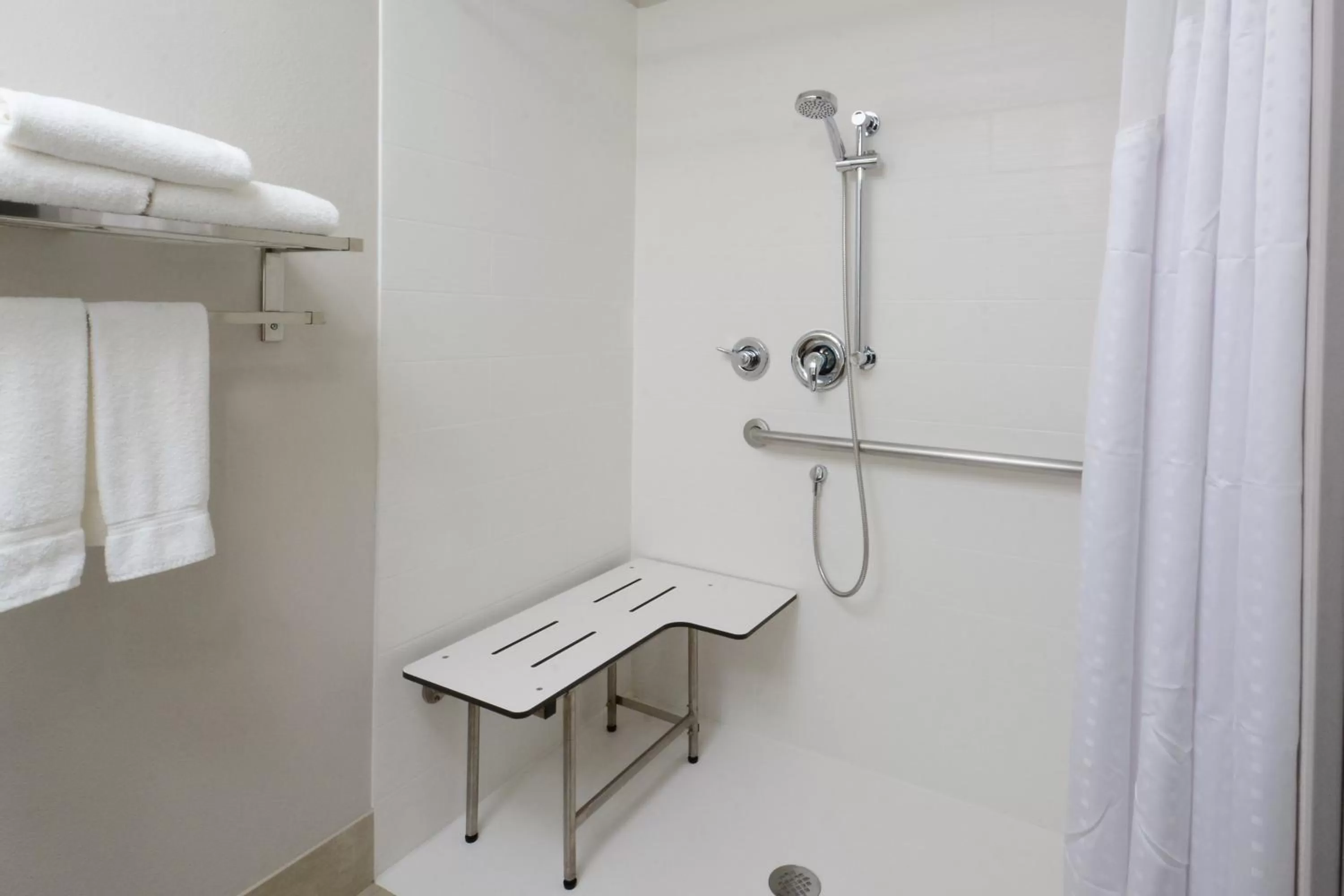 Standard King Room with Roll-In Shower - Communications Access in Holiday Inn Express & Suites Raleigh Durham Airport at RTP by IHG