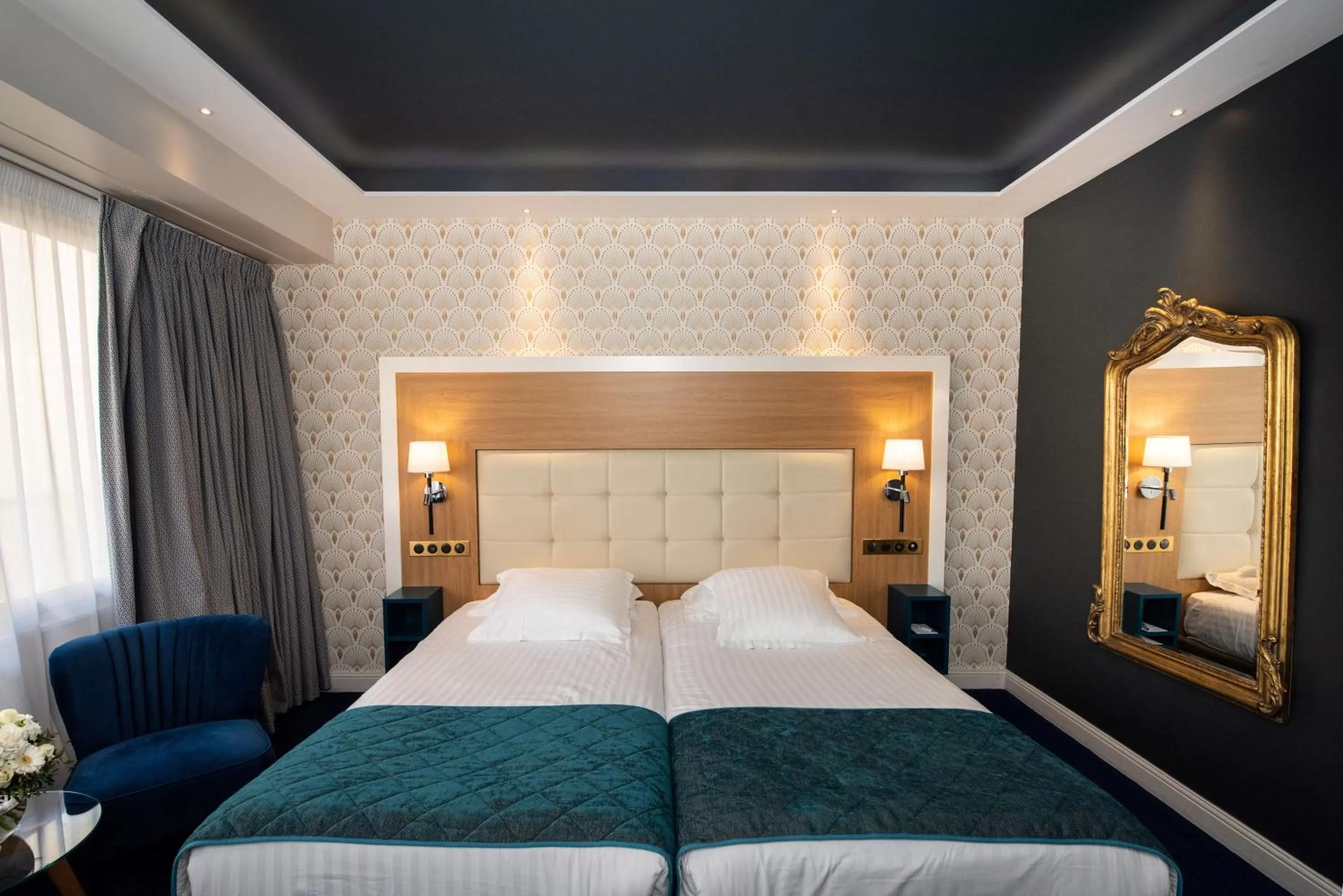 Deluxe Twin Room in Splendid Hotel & Spa Nice