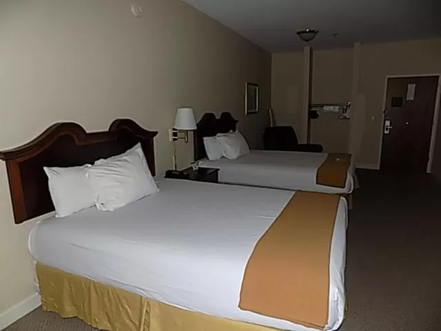 Standard Room with Two Queen Beds - single occupancy in Plantation Oaks