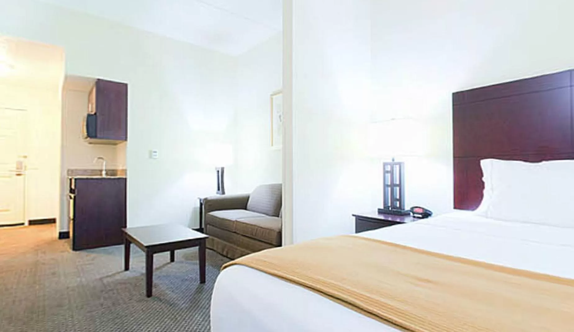 Holiday Inn Express & Suites Chicago West-O'Hare Arpt Area by IHG
