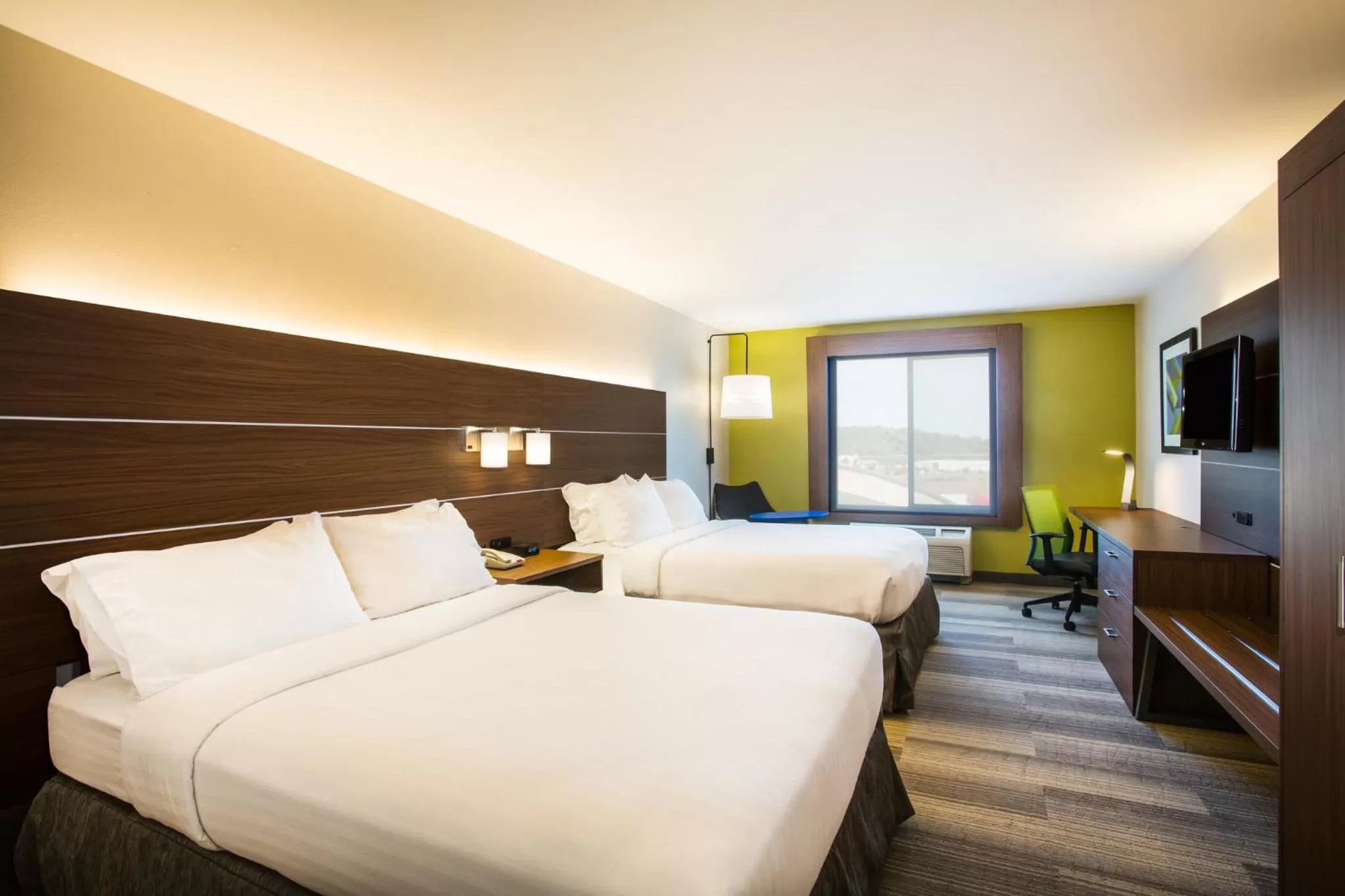 Deluxe Twin Room - Hearing Accessible in Holiday Inn Express Hotel & Suites Cedar City by IHG