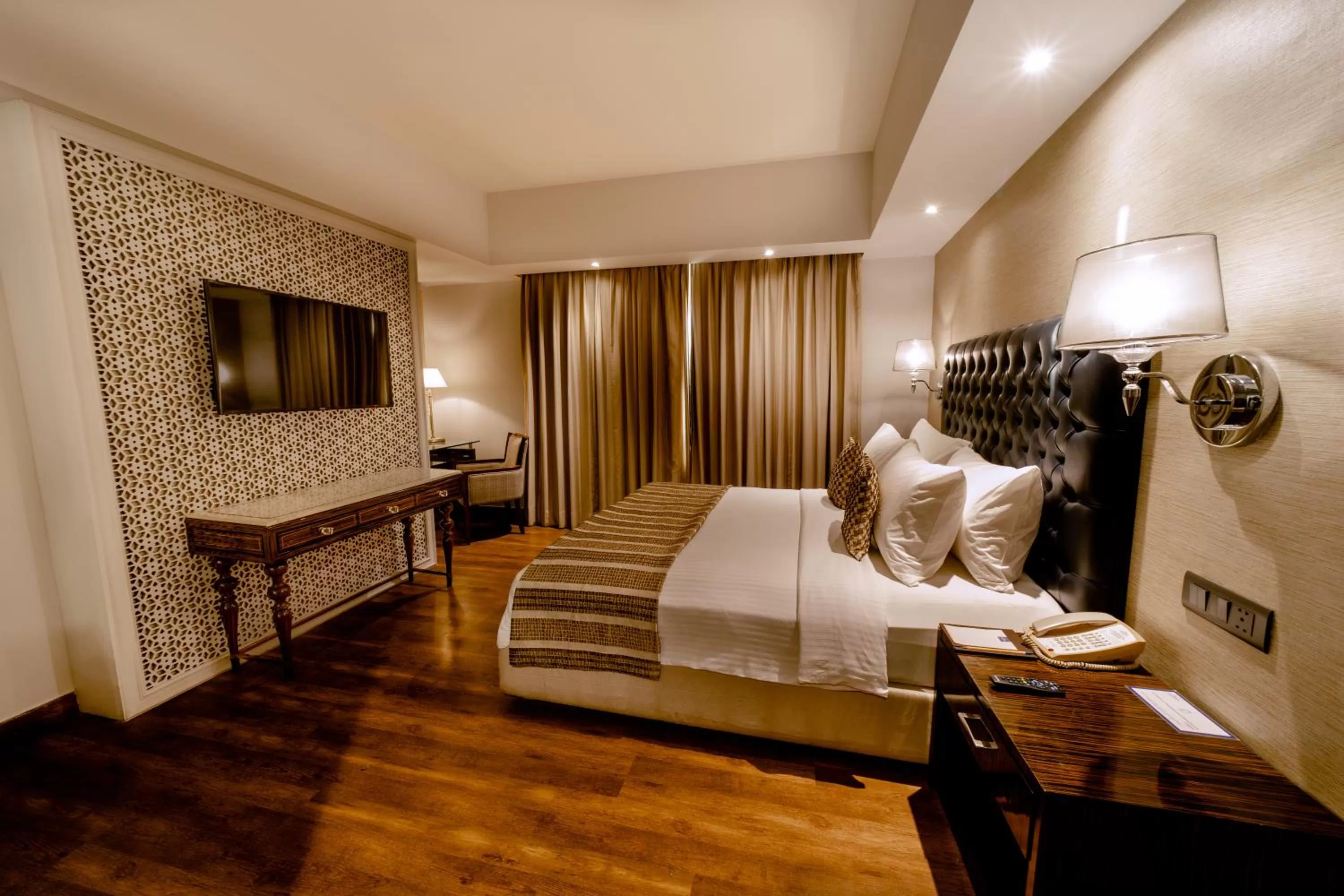 Suite Room with 4 Pints of Beer and 20% Discount on FNB in Sarovar Portico Jaipur