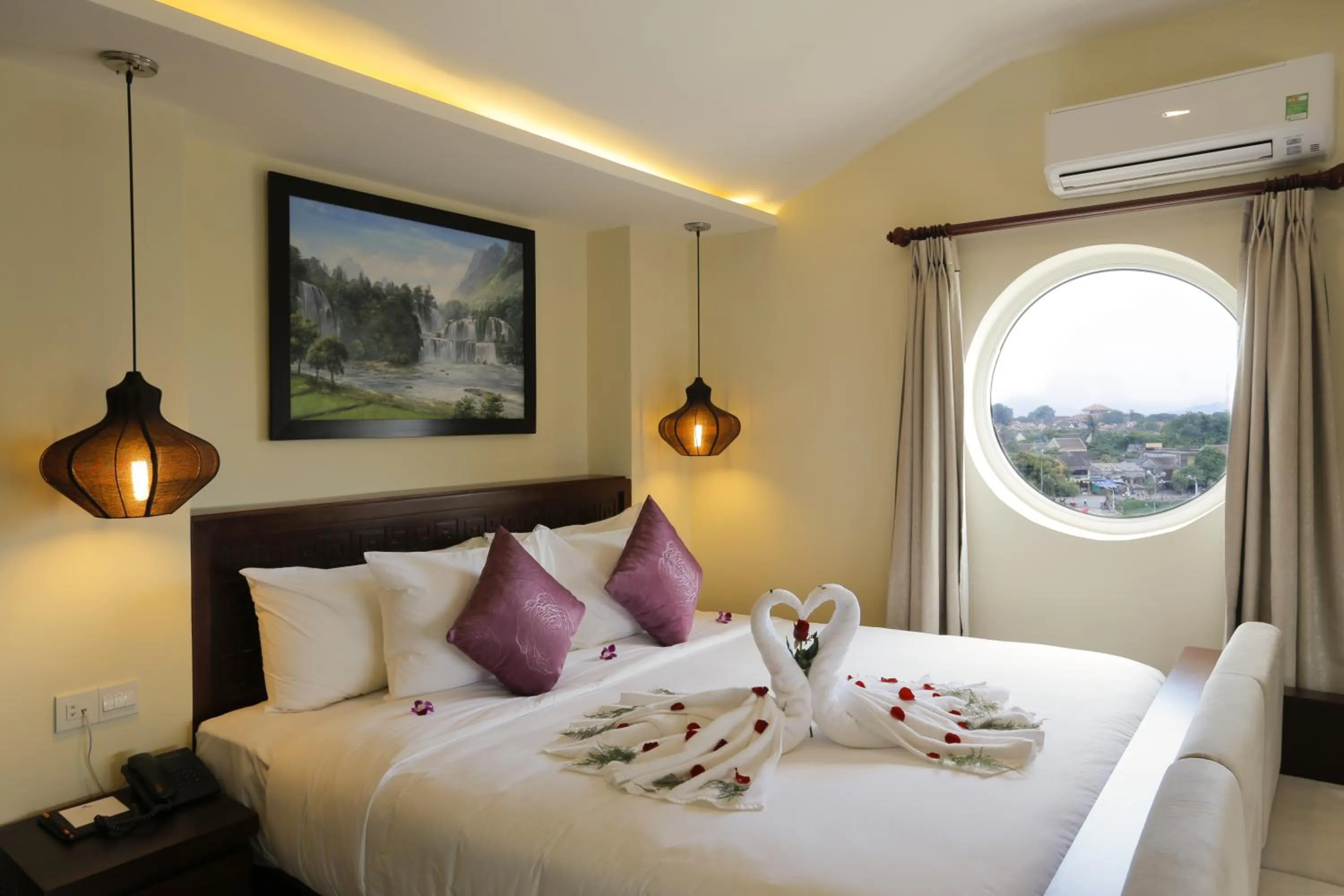 Penthouse Twin/Double Room in River Suites Hoi An