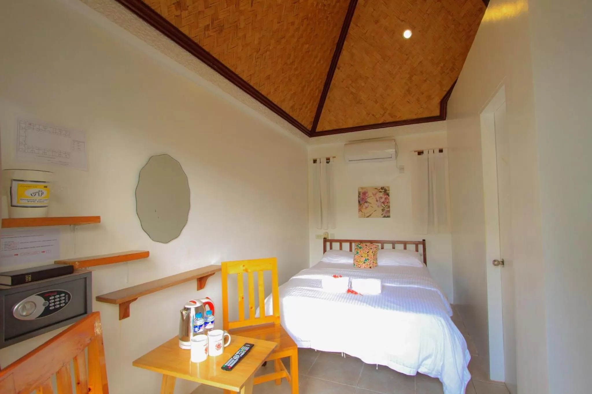 Standard Queen Room in Sunz en Coron Resort