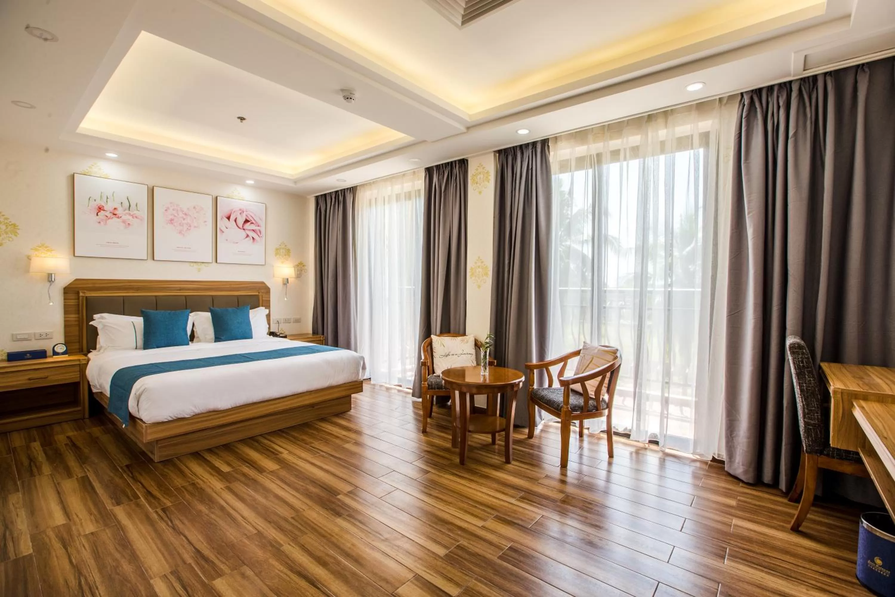 Deluxe Suite in Costa Palawan Resort