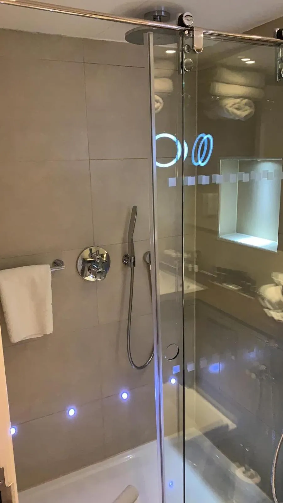 Club Double Room in Blakemore Hyde Park