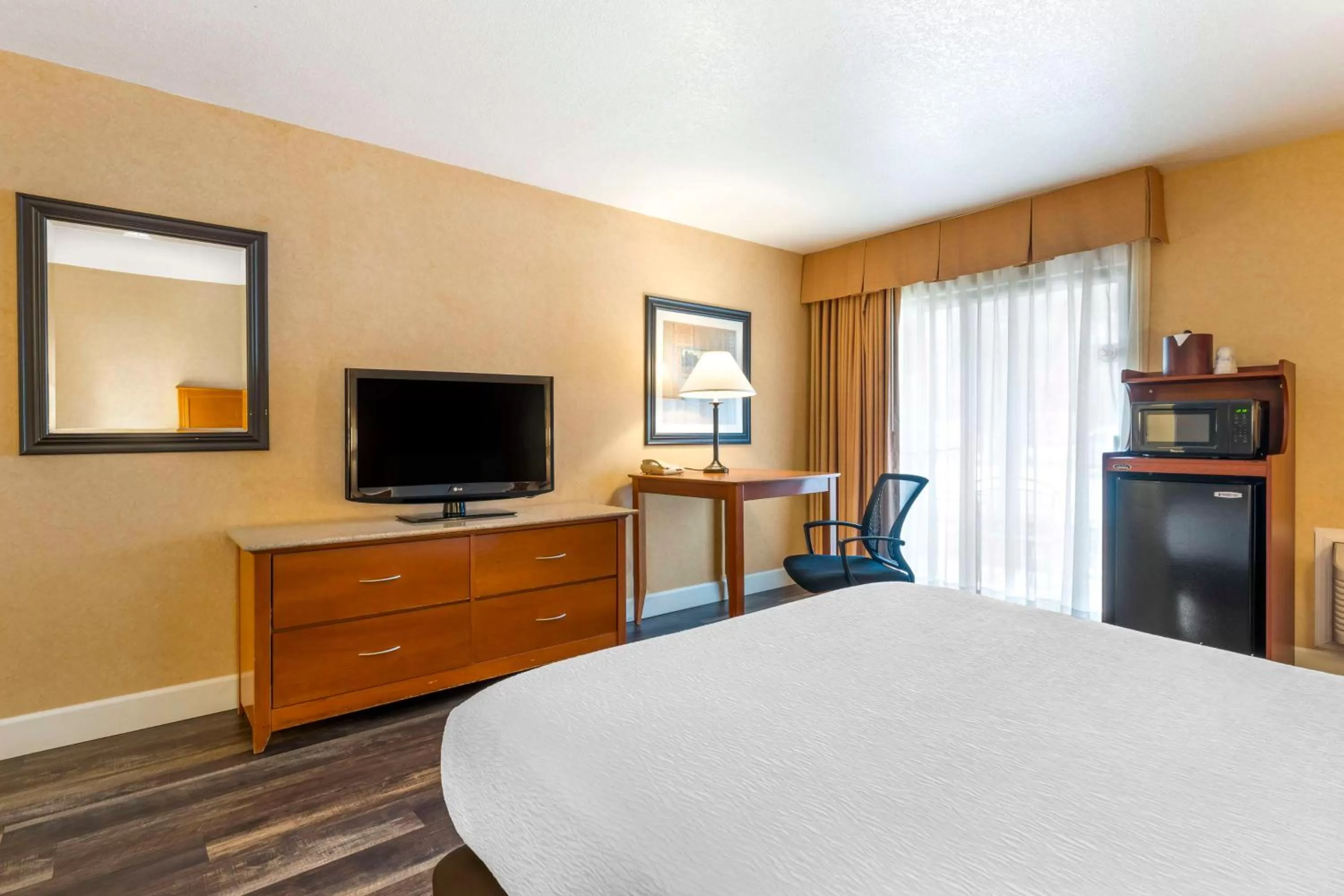 Queen Room - Disability Access in Best Western Plus Placerville Inn