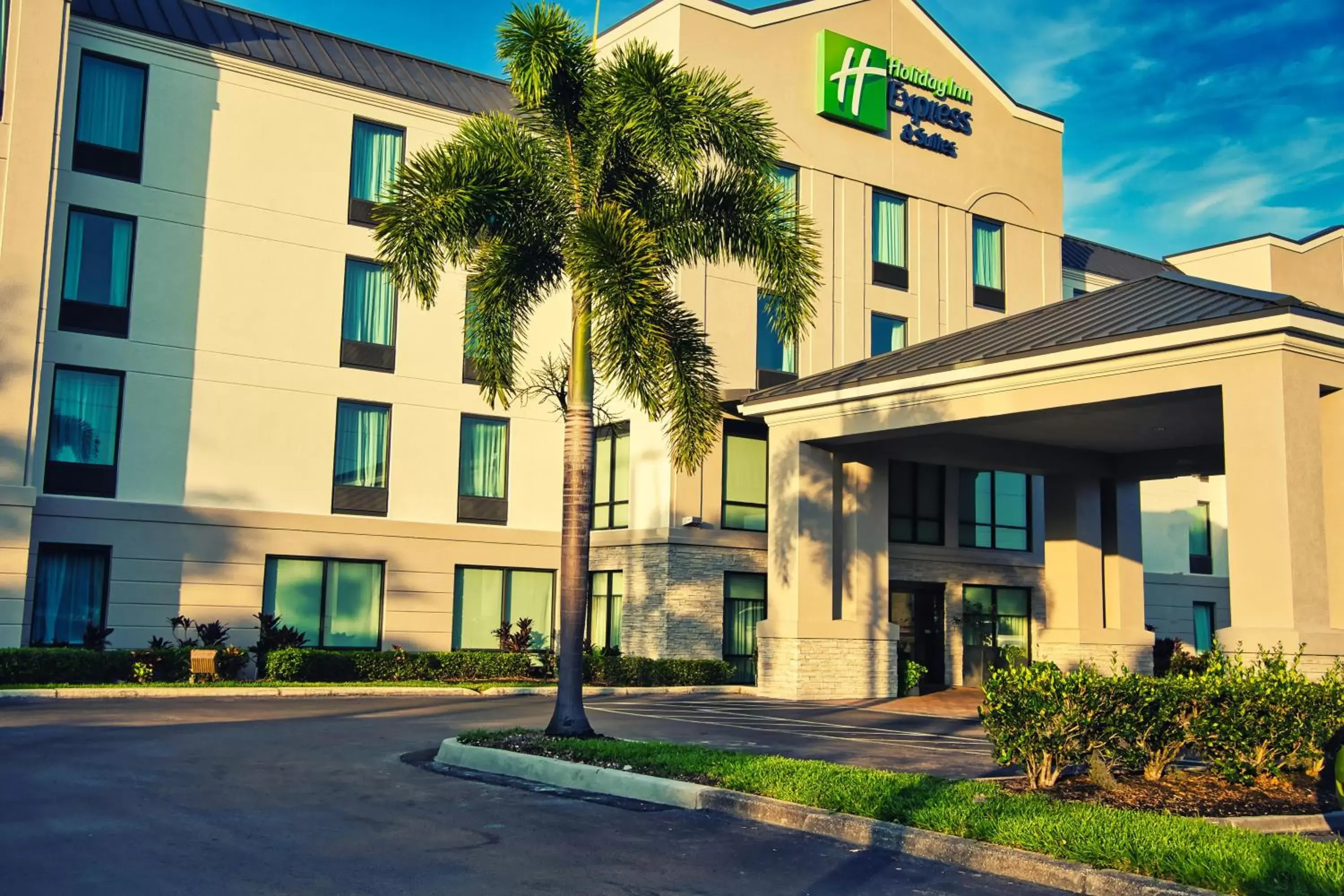 Holiday Inn Express Hotel & Suites Tampa-Oldsmar by IHG Holiday Inn Express Hotel & Suites Tampa-Oldsmar by IHG