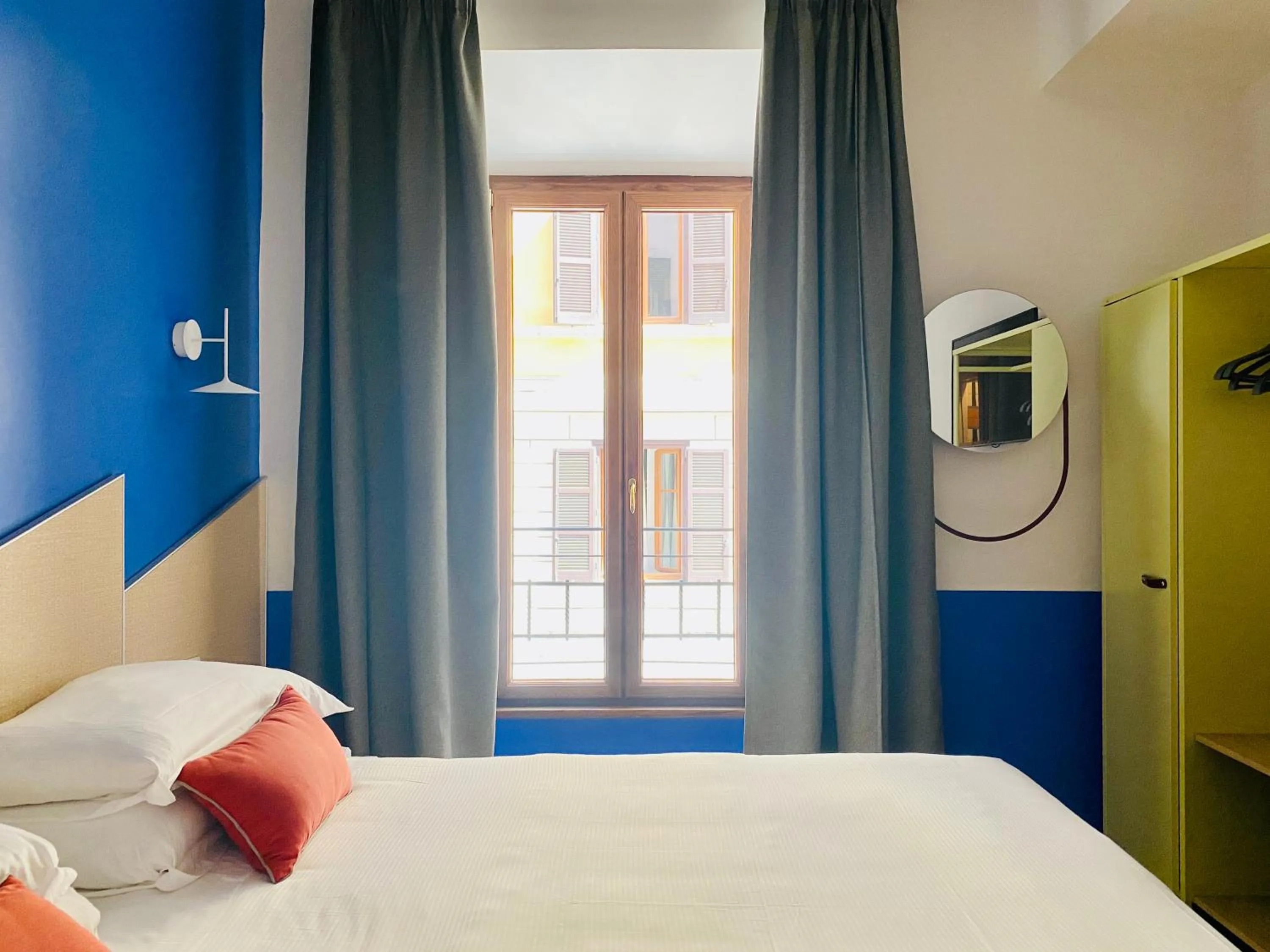 Two-Bedroom Apartment in Salotto Monti