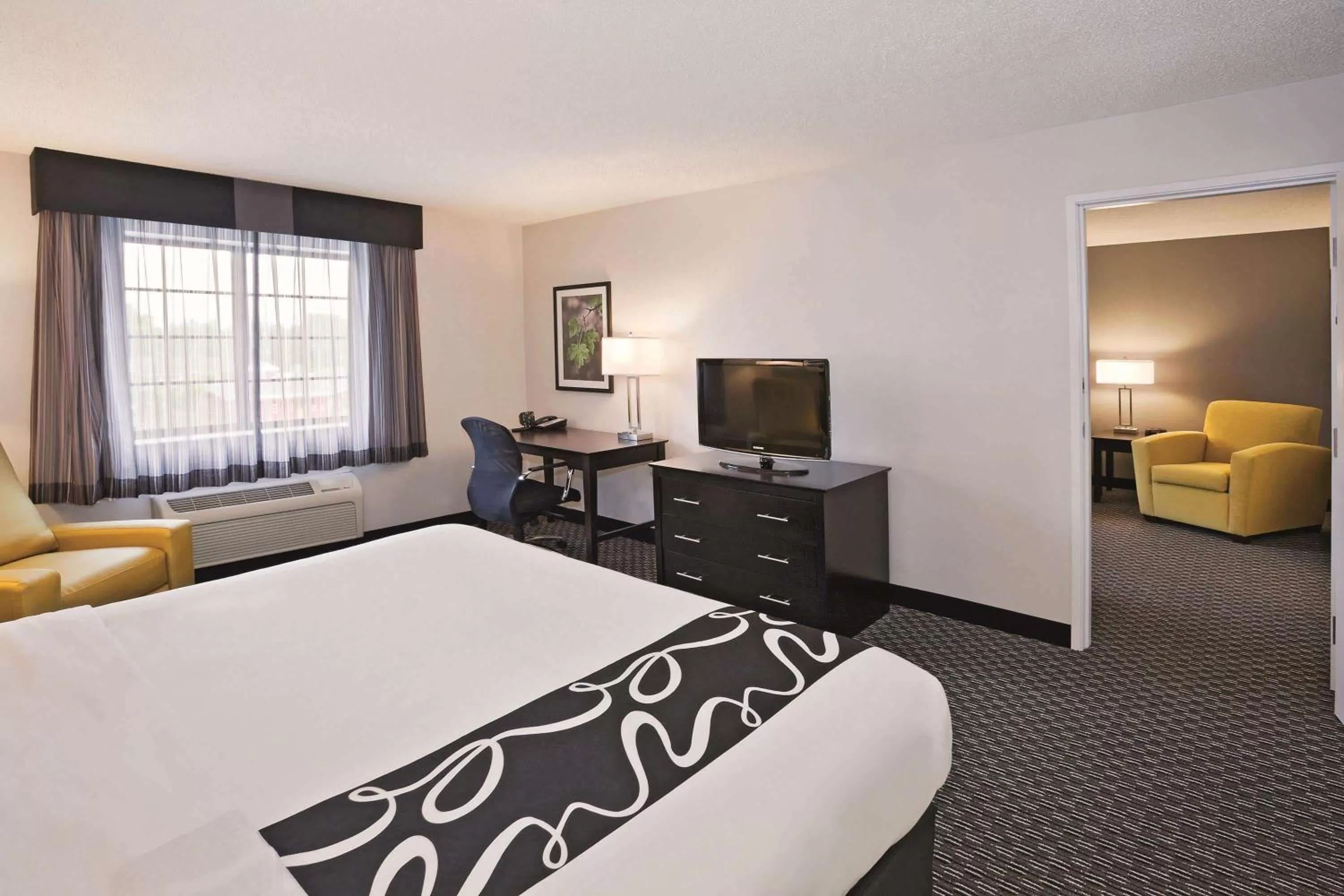 One-Bedroom King Suite - Non-Smoking in La Quinta by Wyndham Cleveland Macedonia