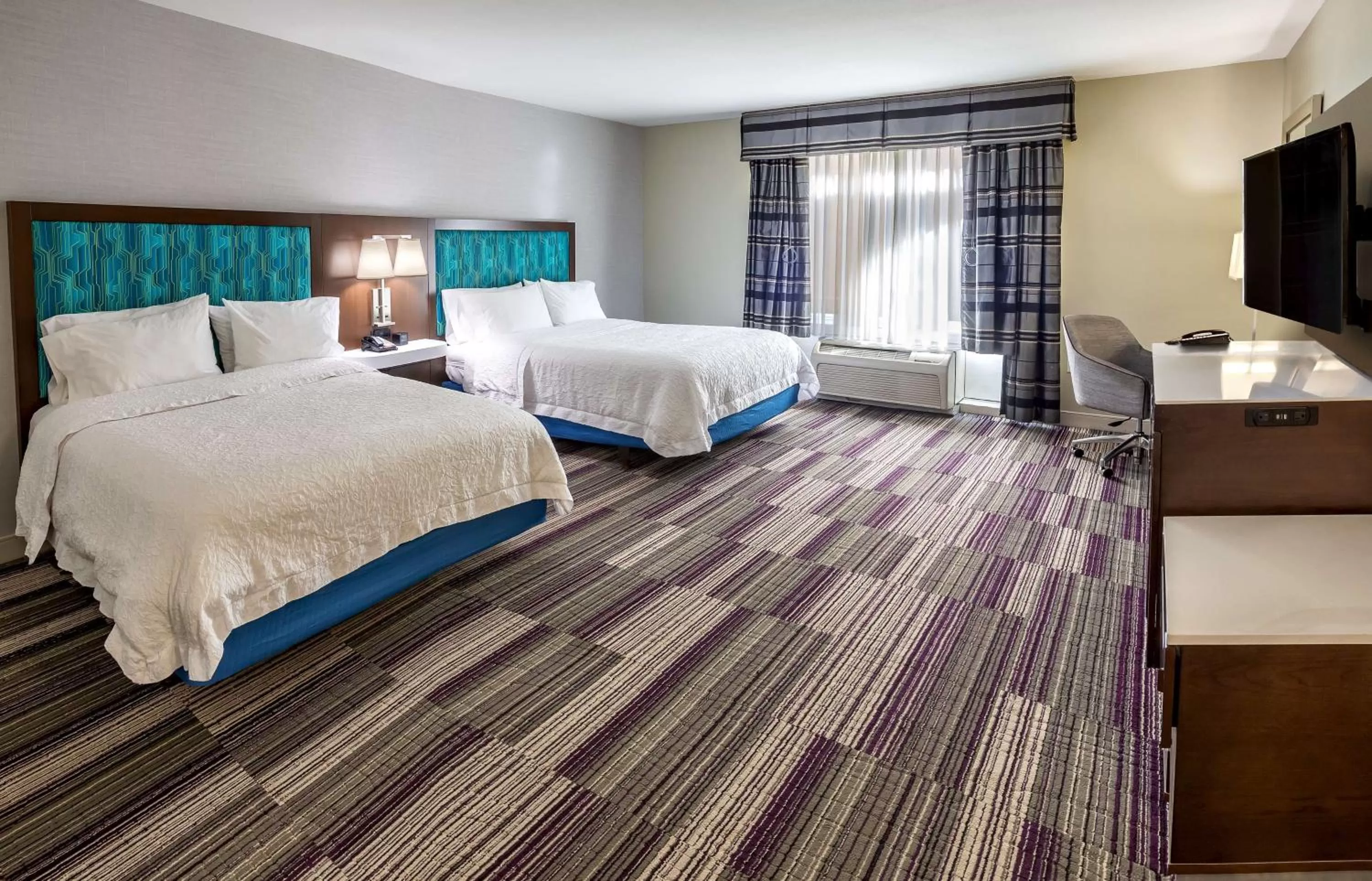 Queen Room with Two Queen Beds - Mobility and Hearing Access/Non-Smoking in Hampton Inn & Suites Chicago Southland-Matteson