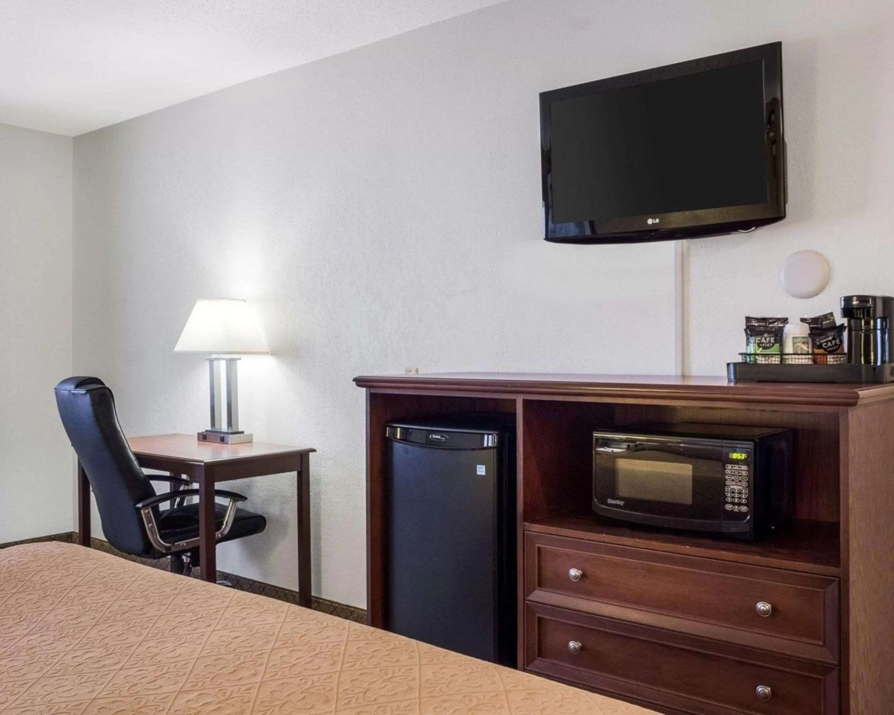 King Room- Non-Smoking in Quality Inn Oacoma - Chamberlain