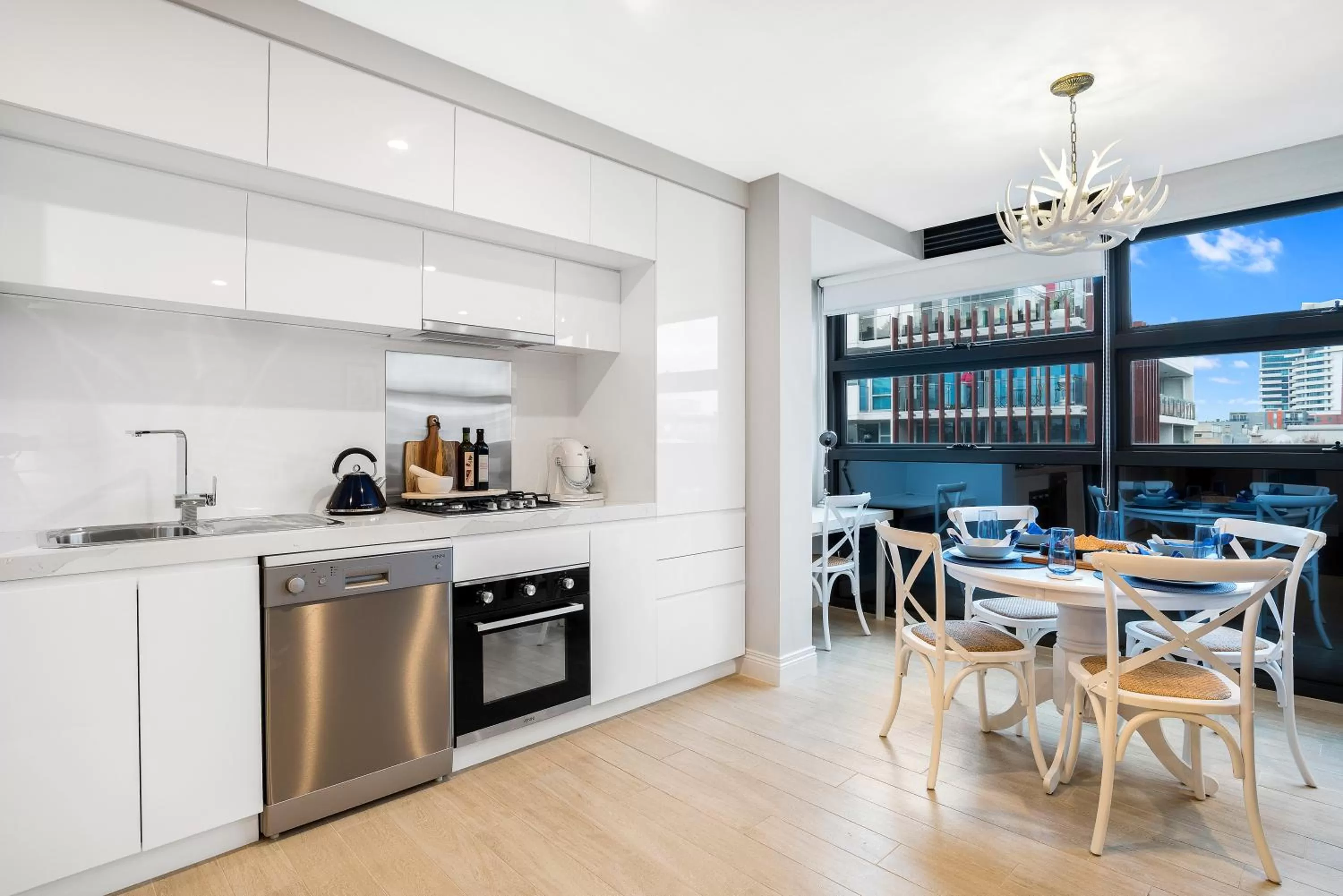 Deluxe Apartment in The Hamptons Apartments - Port Melbourne