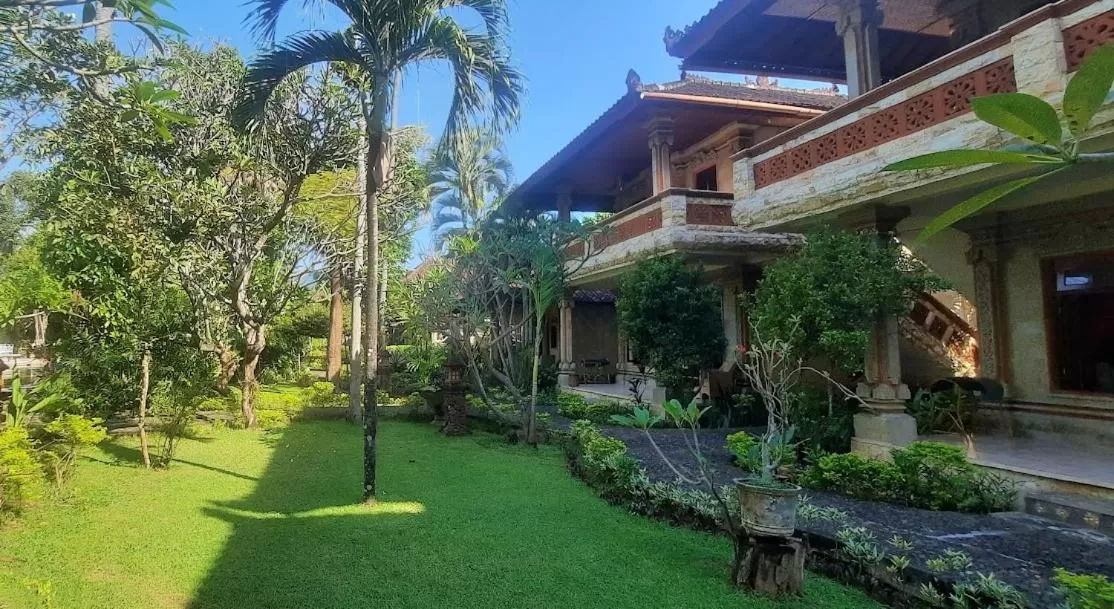 Deluxe Twin Room in Rambutan Hotel