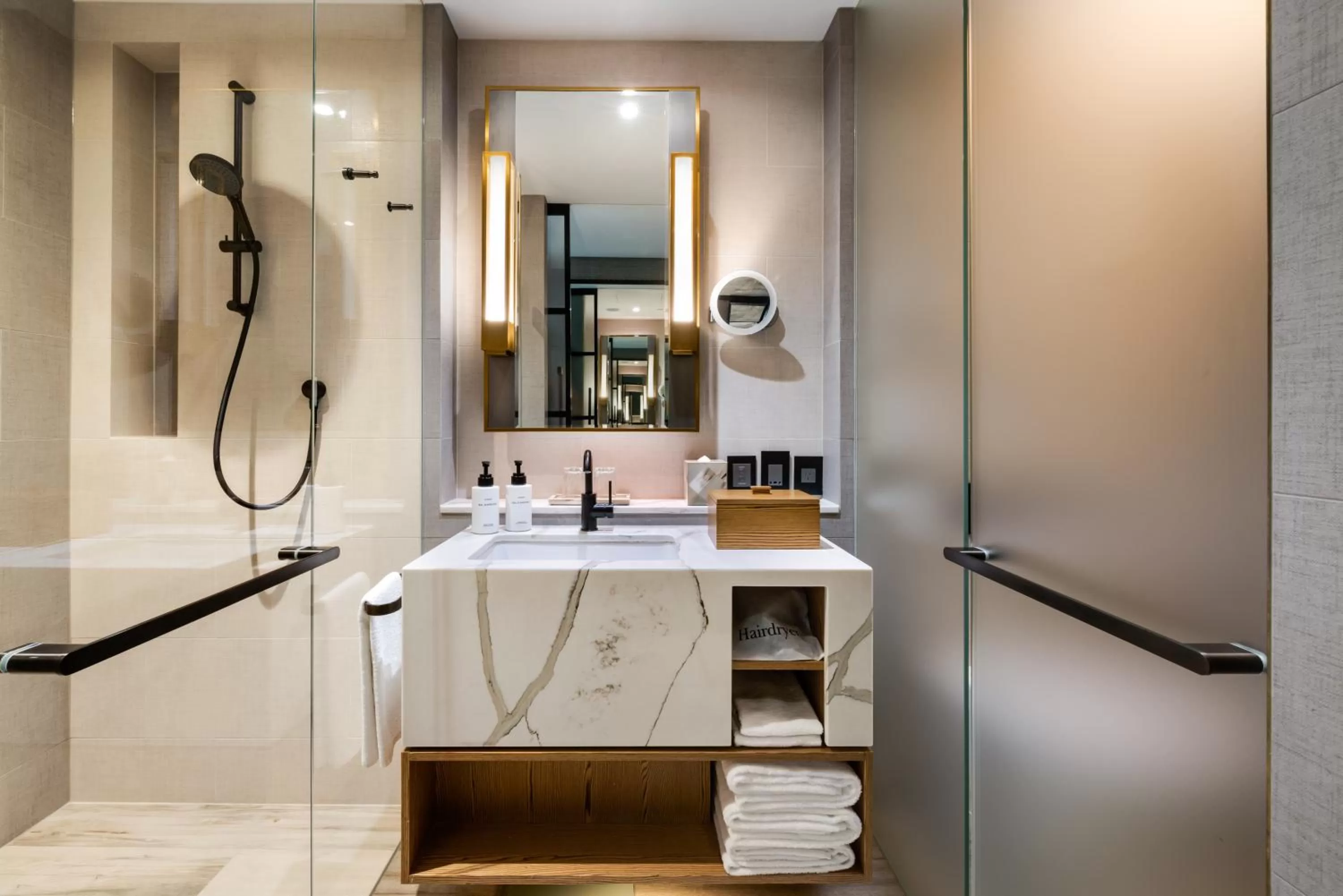 King Premium Corner City View Room in InterContinental Perth City Centre by IHG