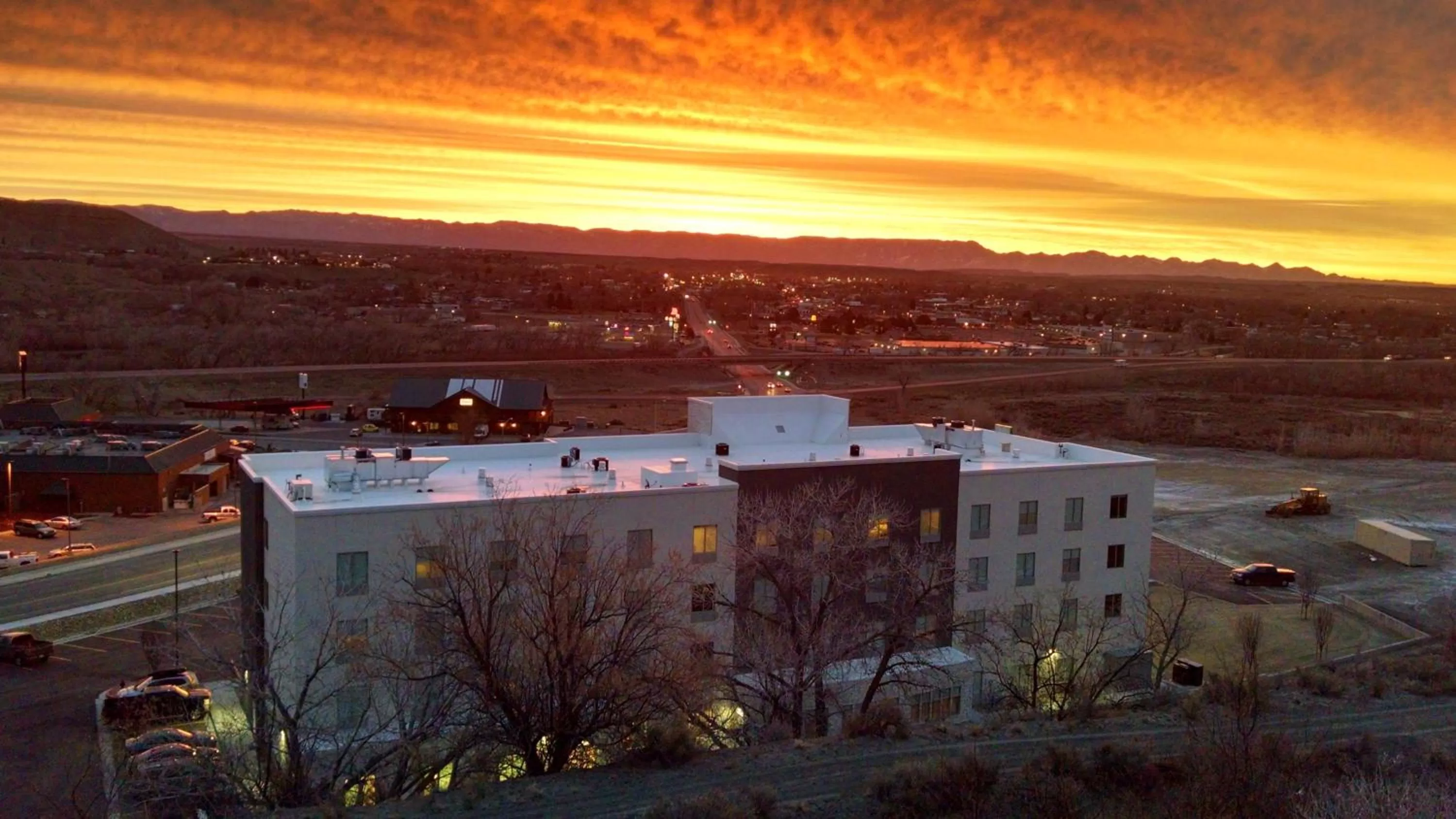 Standard King Room in Holiday Inn Express & Suites Price by IHG