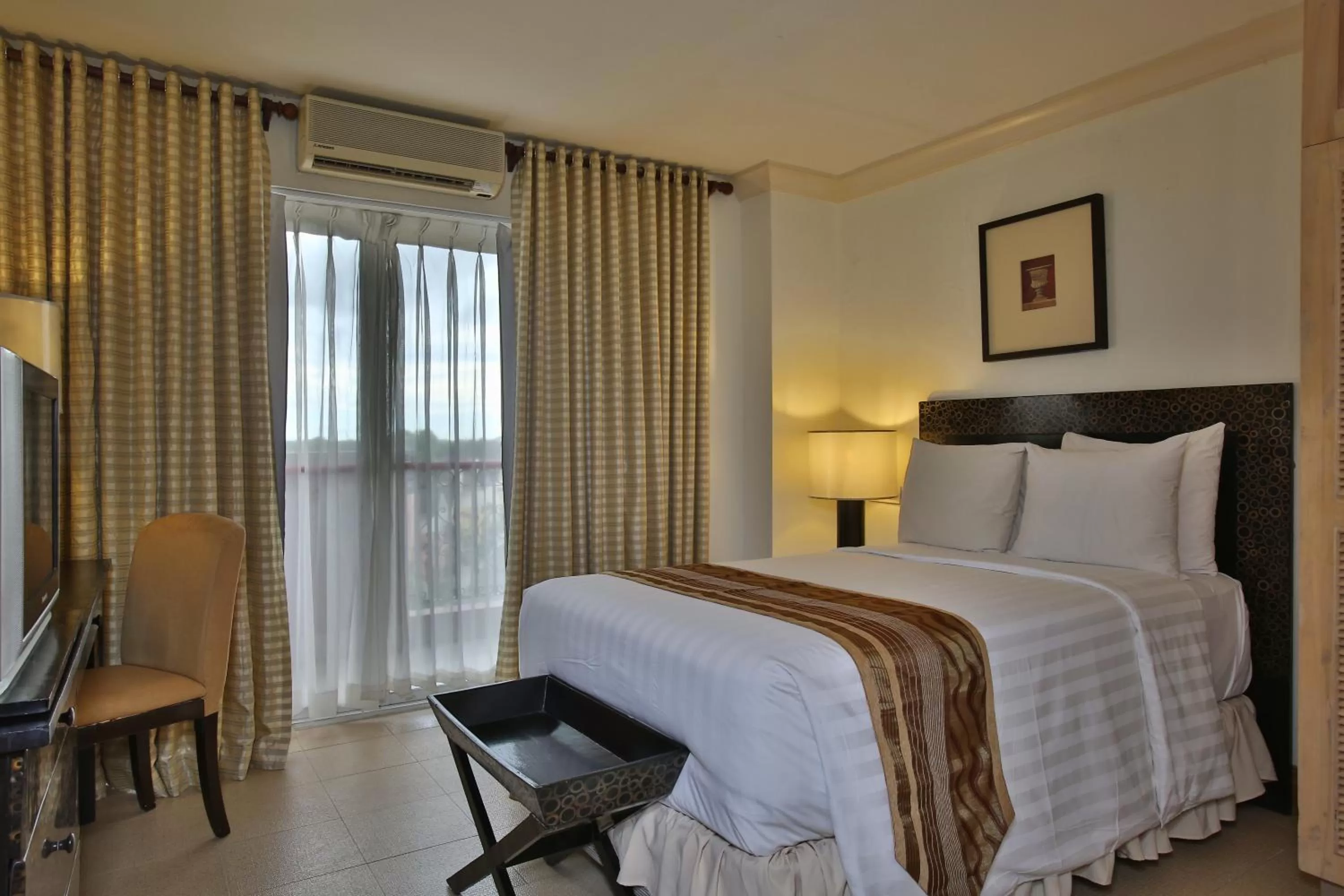 Three-Bedroom Suite in Crown Regency Suites Mactan