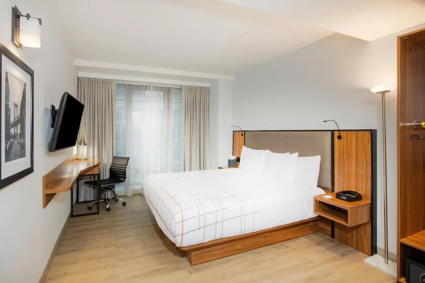 King Room - Mobility Access/Non-Smoking in La Quinta by Wyndham Time Square South