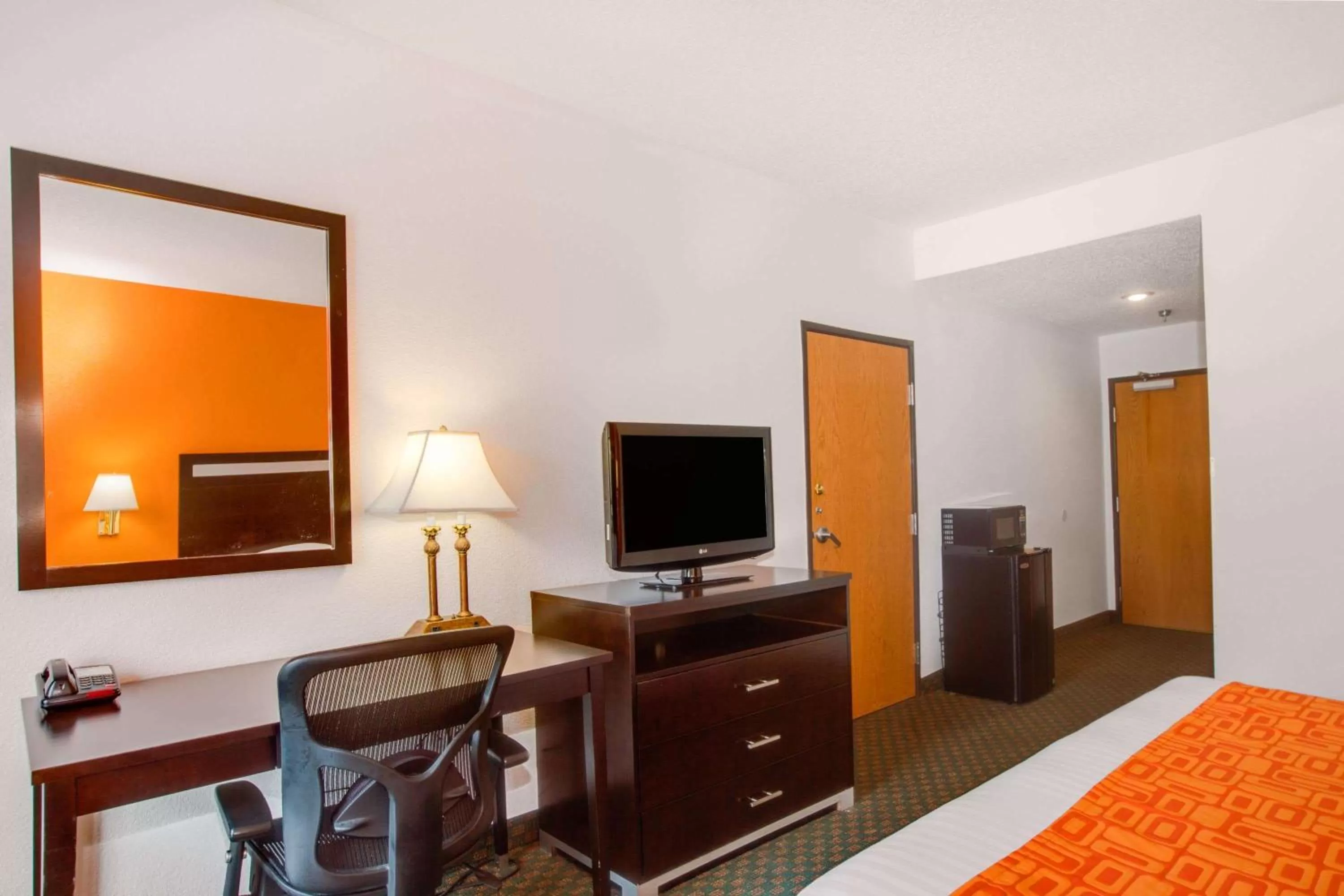 Queen Room with Two Queen Beds - Smoking in Howard Johnson by Wyndham Beckley