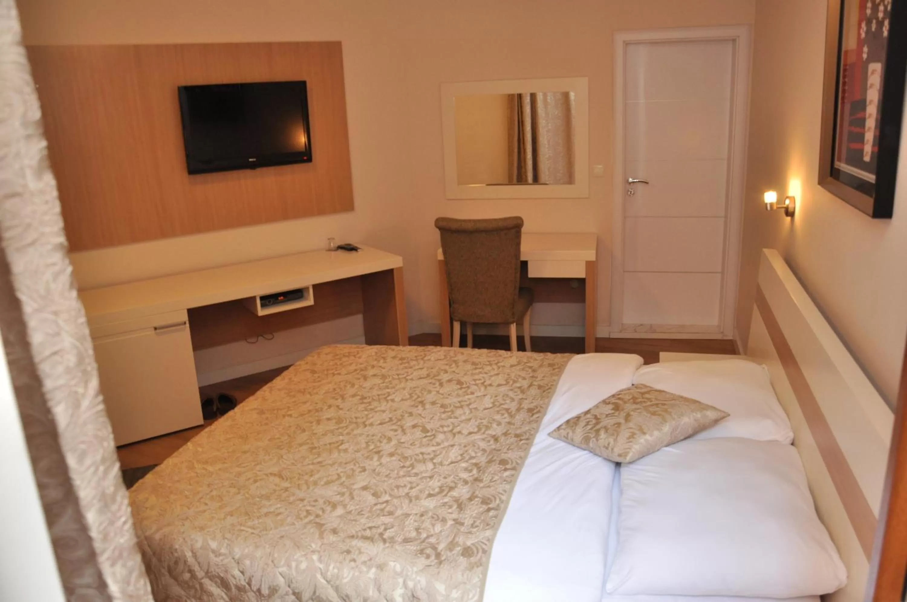 Double or Twin Room - single occupancy in Hotel Prima