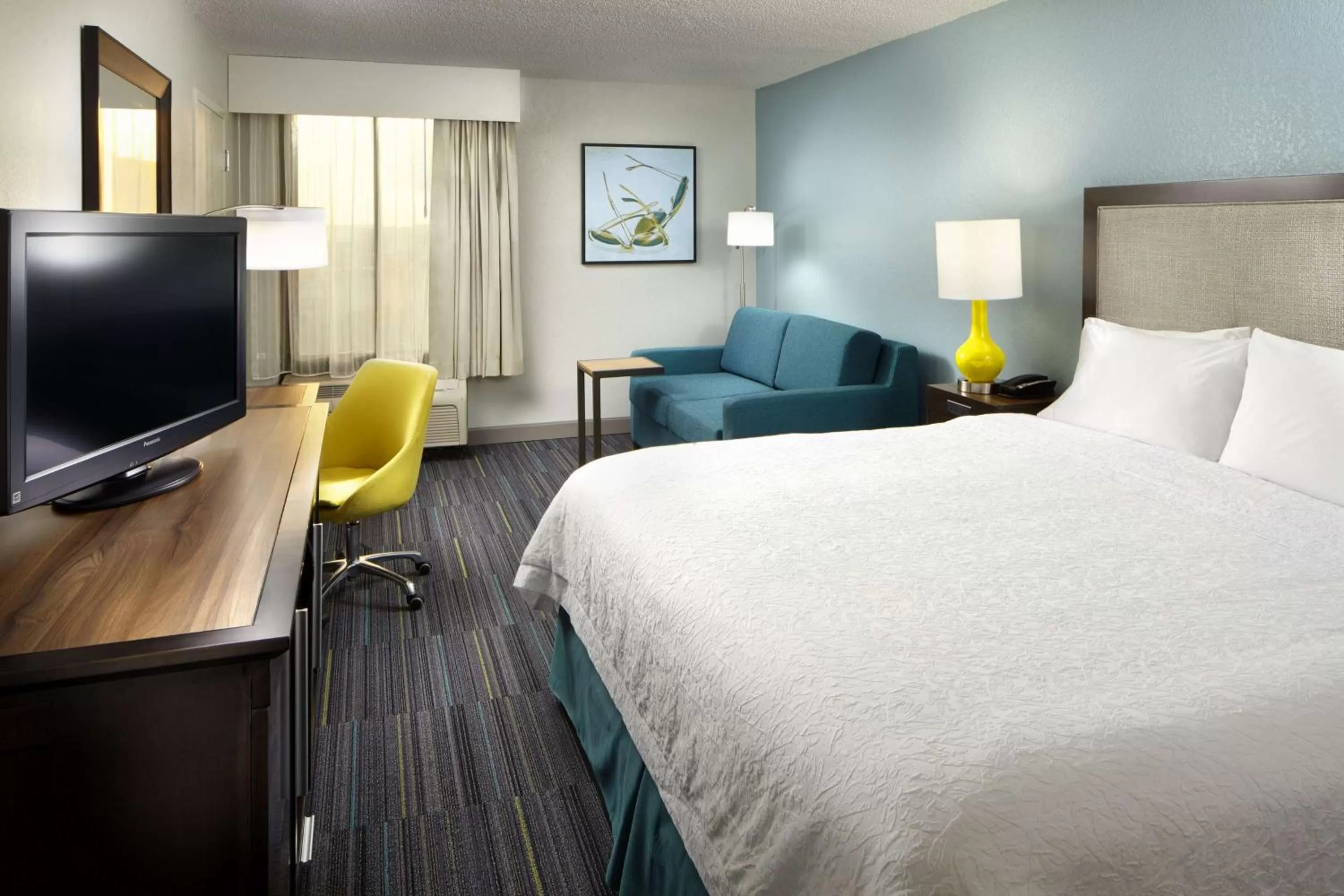 King Room with Sofa Bed and Study - Non-Smoking in Hampton Inn Orlando Near Universal Blv/International Dr