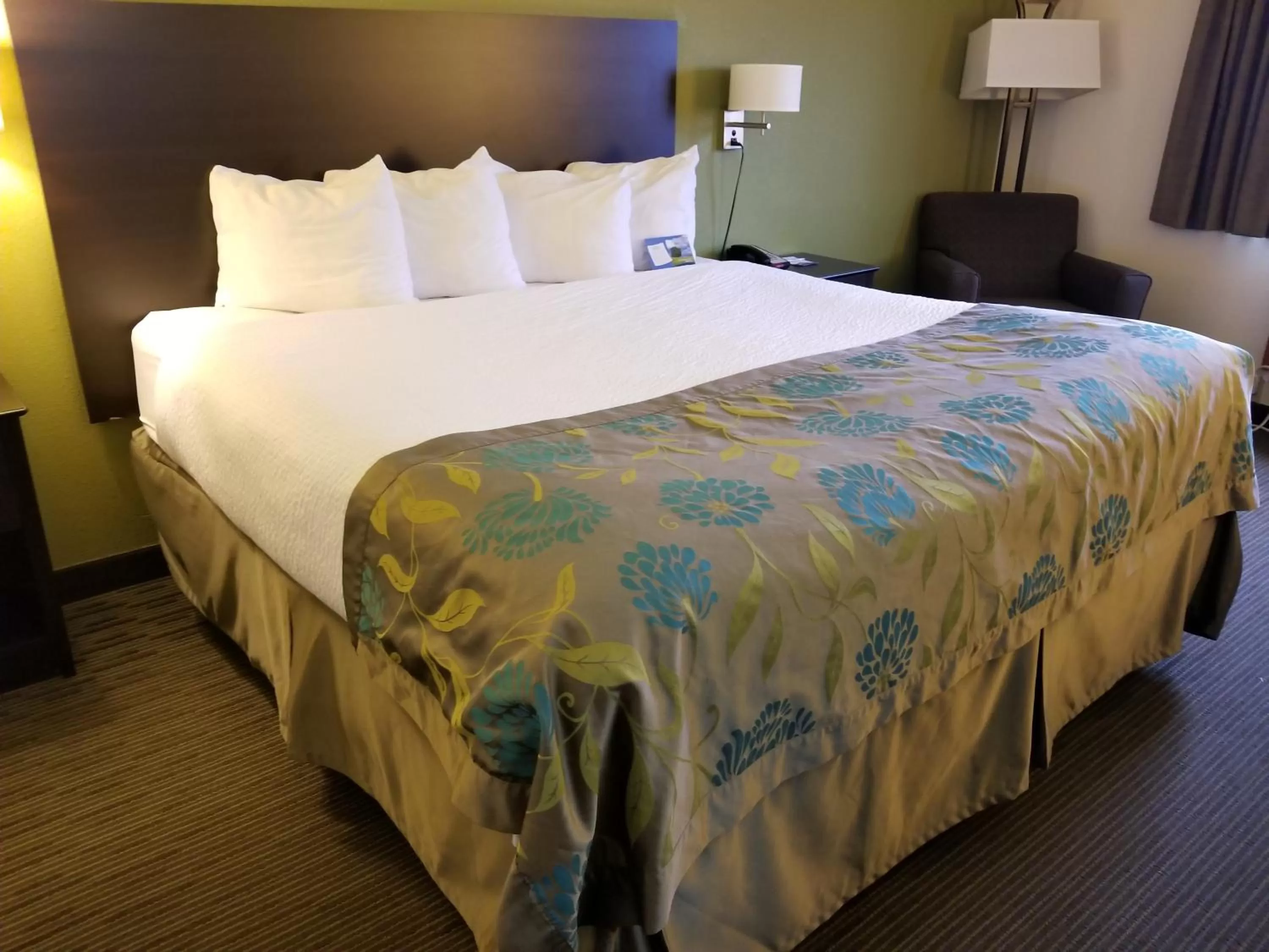 Studio King Suite - Non-Smoking in Baymont by Wyndham Eau Claire WI