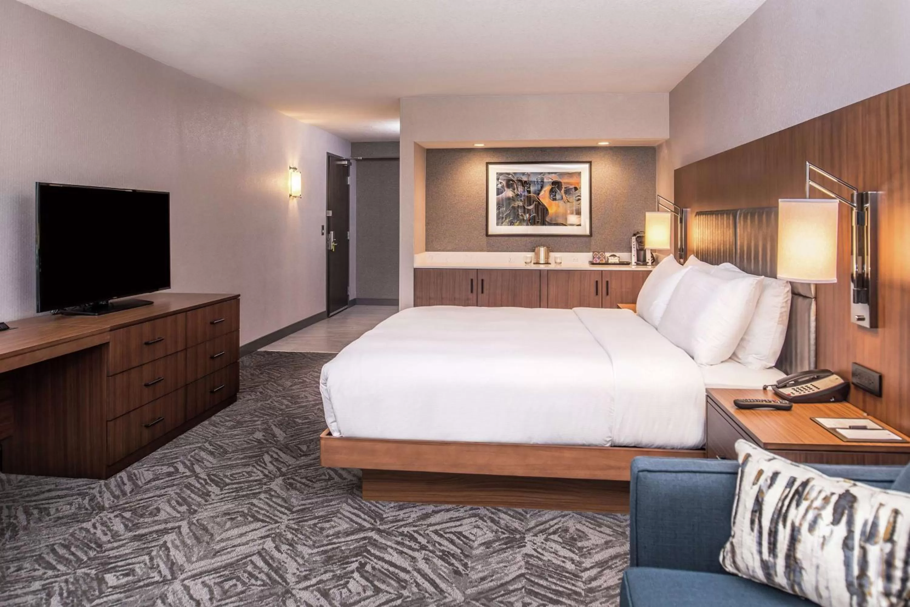 King Corner Suite in Doubletree By Hilton Lafayette East