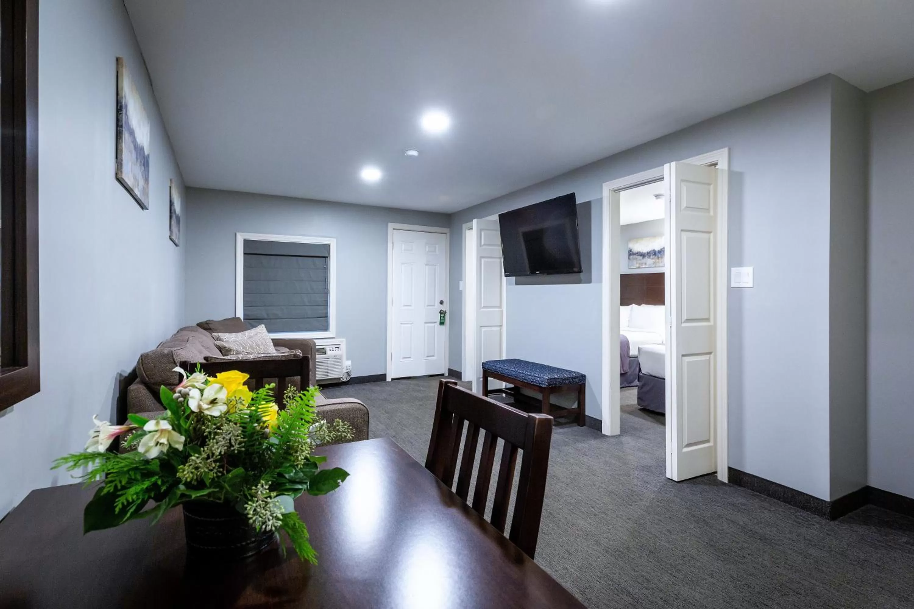 Premier Family Suite in Mt. Madison Inn & Suites