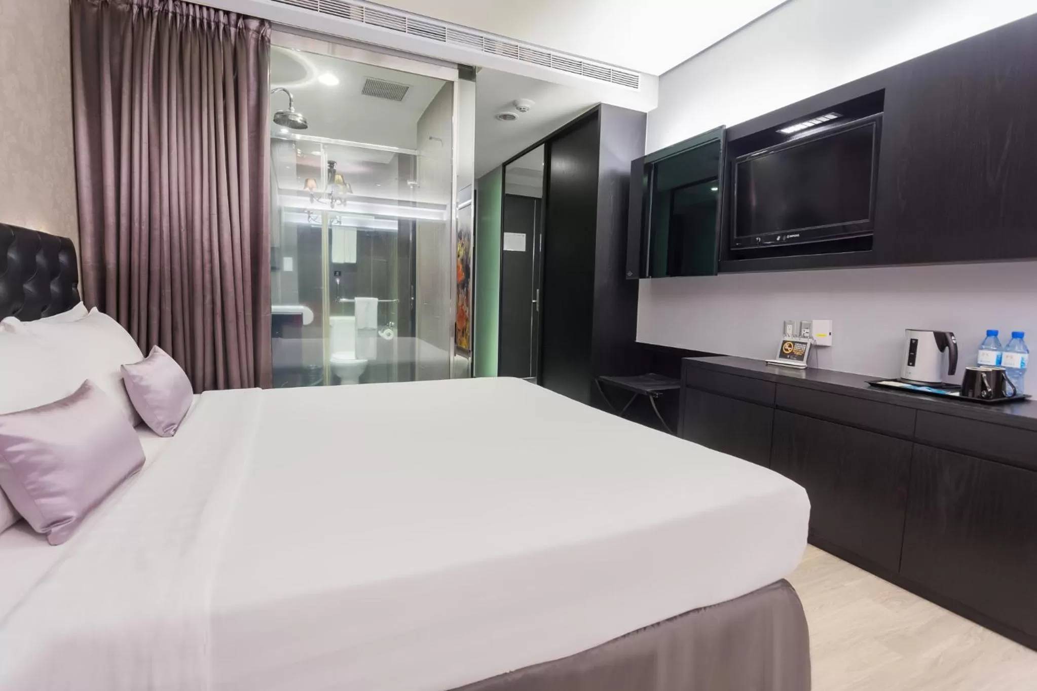 Superior Queen Room in FX Hotel Taipei Nanjing East Road Branch