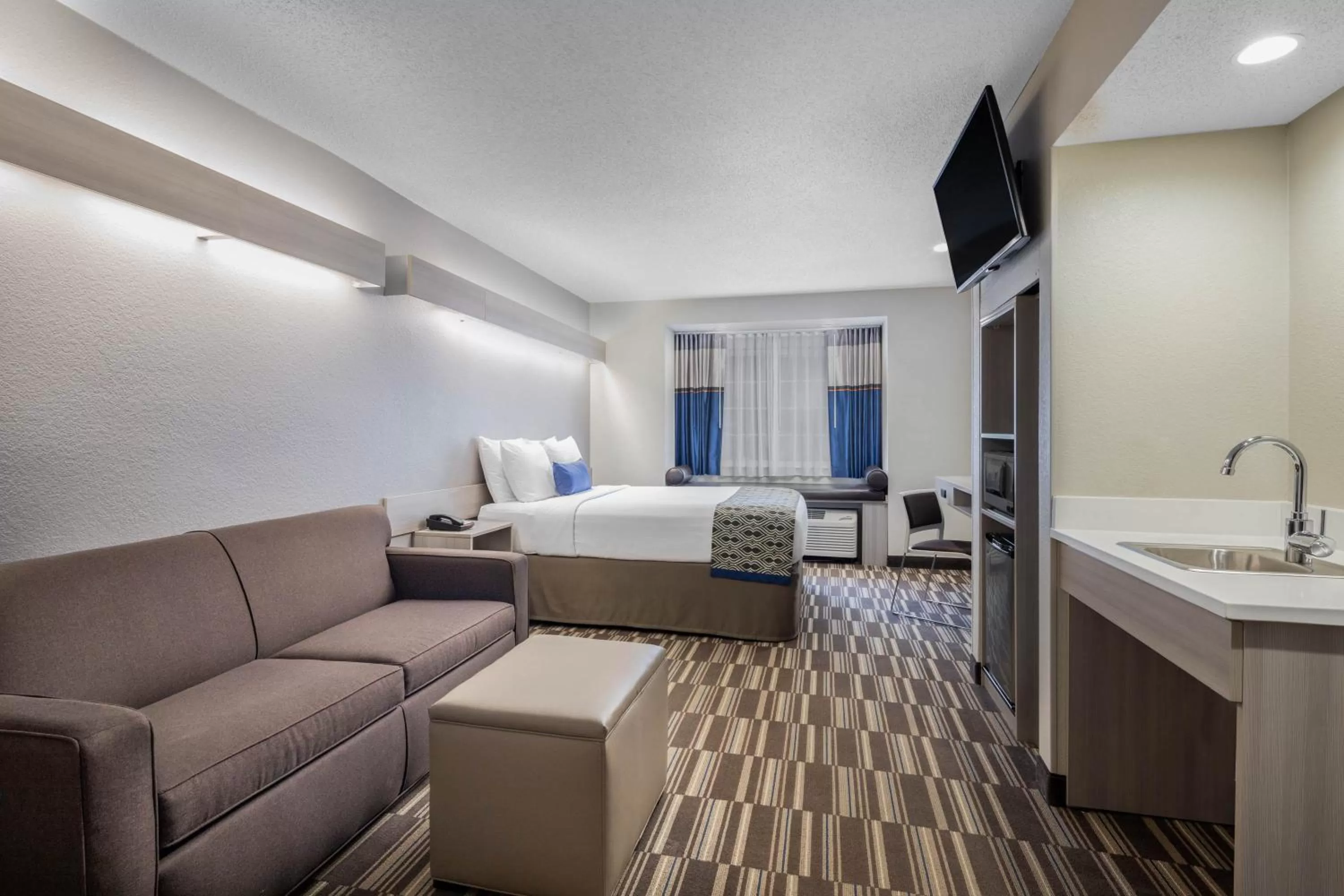 Queen Room - Mobility Accessible Suite/Non-Smoking in Microtel Inn & Suites by Wyndham Atlanta Buckhead Area