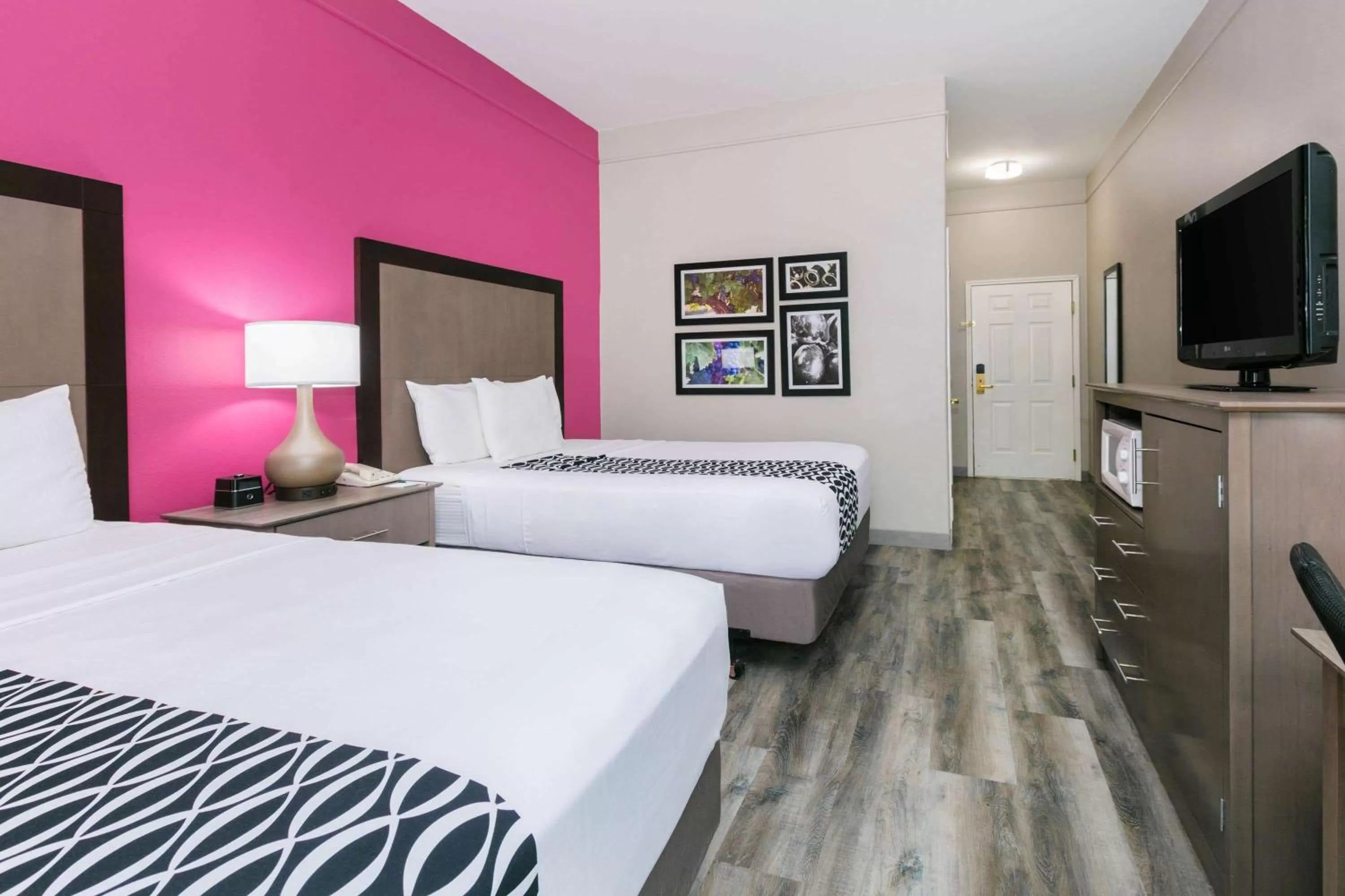 Queen Room with Two Queen Beds - Non-Smoking in La Quinta by Wyndham Fredericksburg