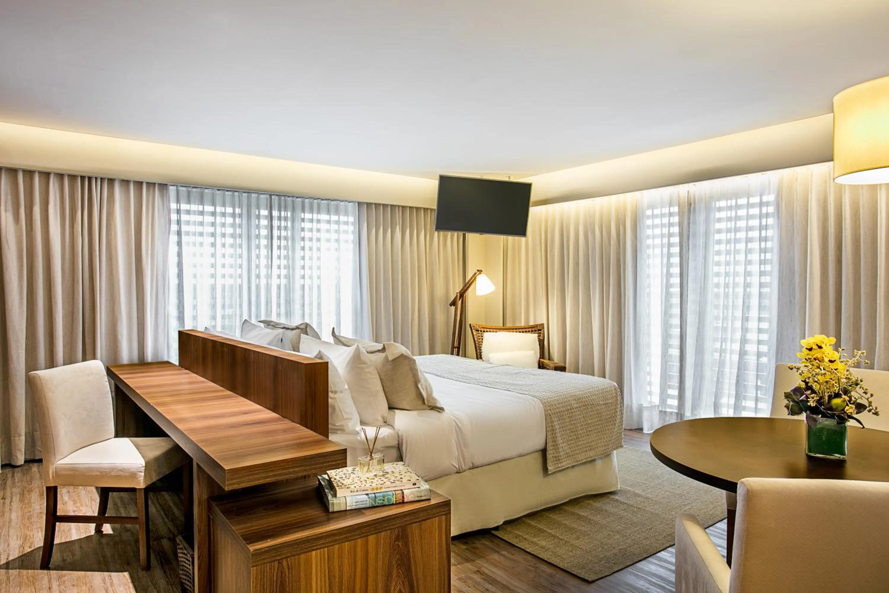 Deluxe King Room with Whirlpool and Balcony - single occupancy in Vogue Square Fashion Hotel by Lenny Niemeyer