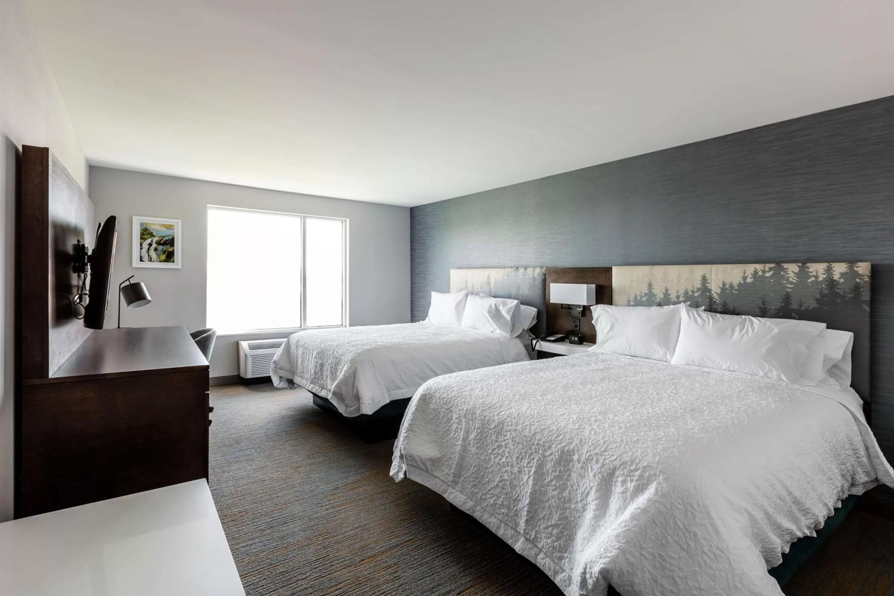 Queen Room with Two Queen Beds - Non-Smoking in Hampton Inn & Suites by Hilton Québec - Beauport