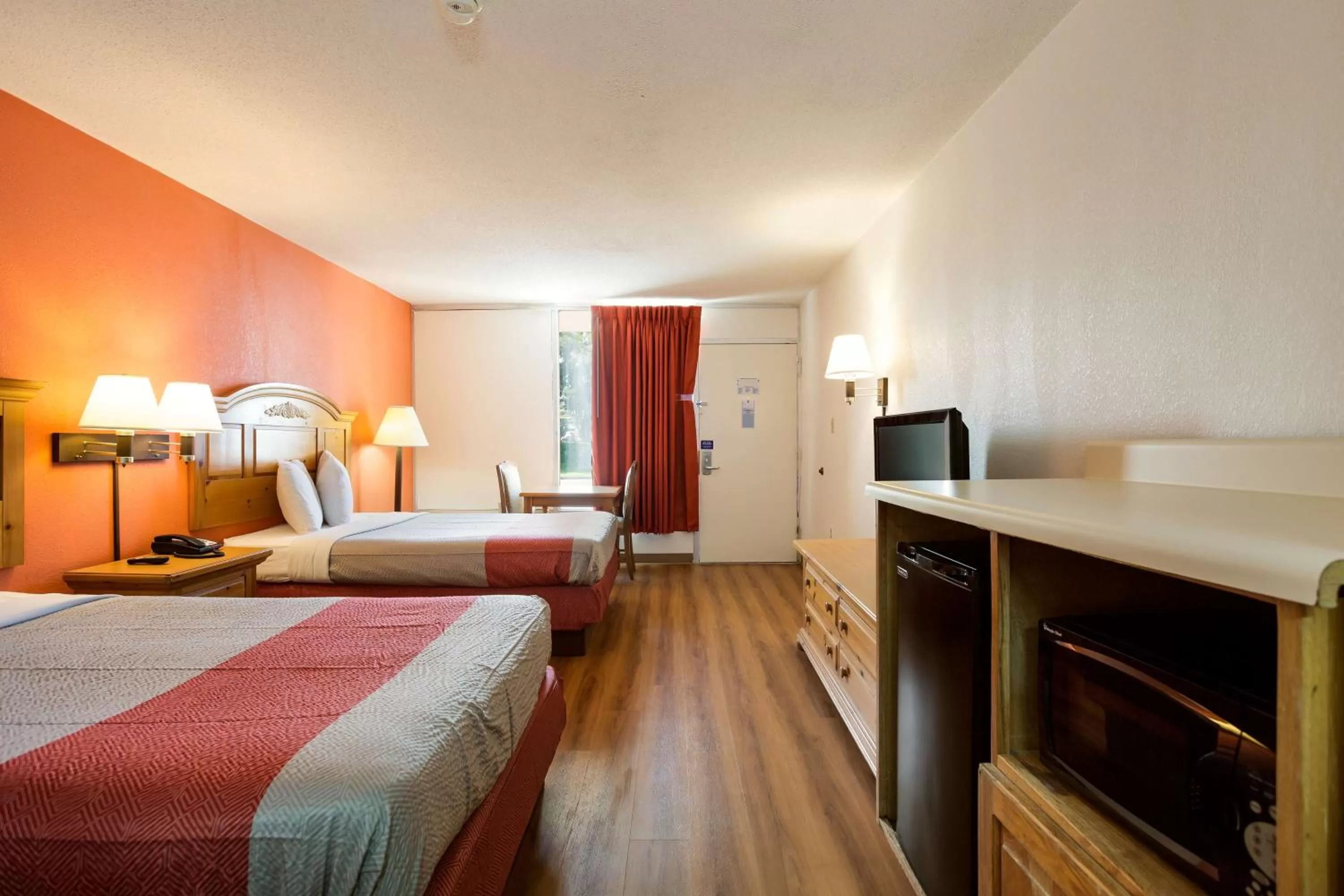 Deluxe Quadruple Room - Smoking in Motel 6-Clarksville, TN