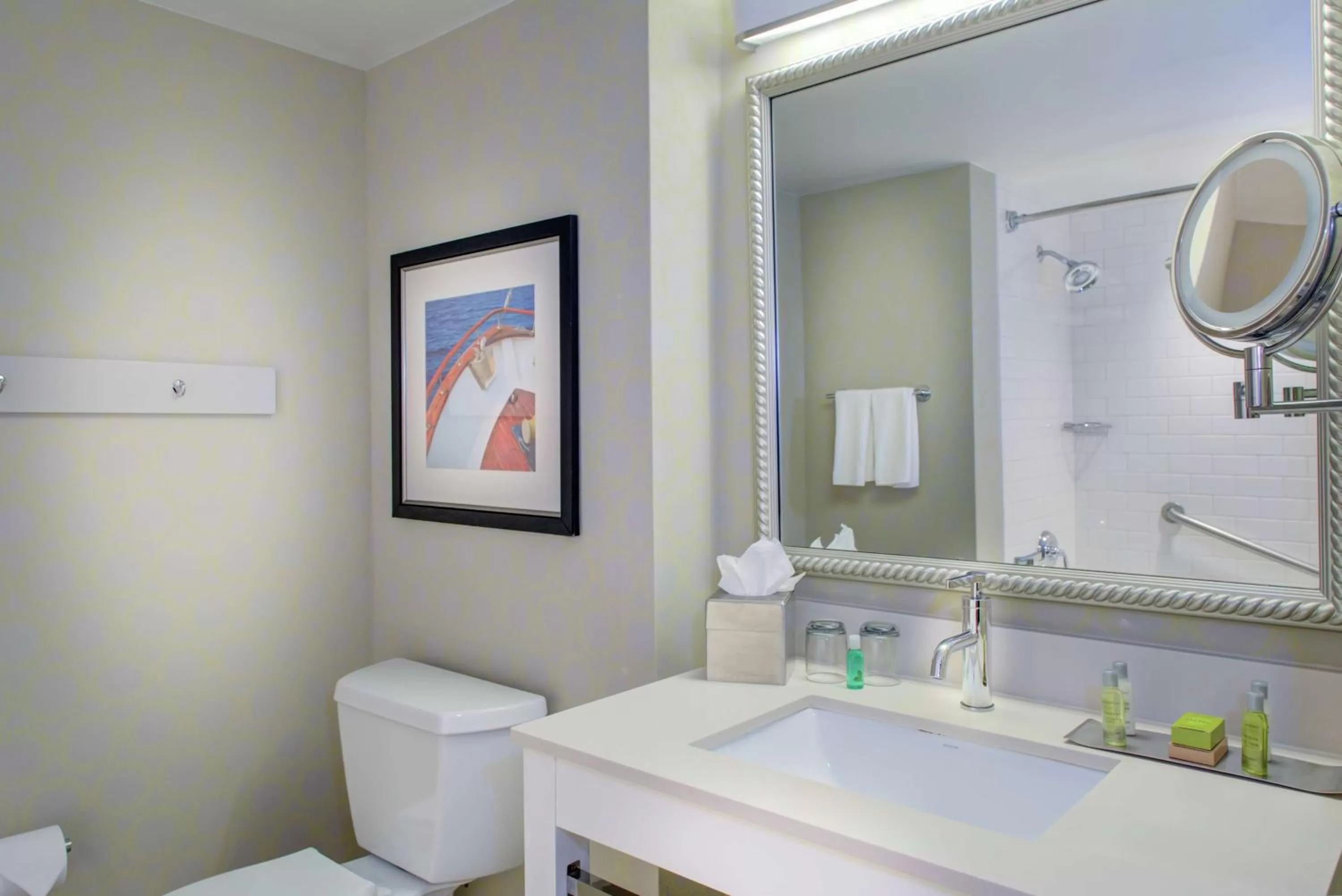 King Room with Bath Tub - Disability Access in DoubleTree by Hilton Biloxi