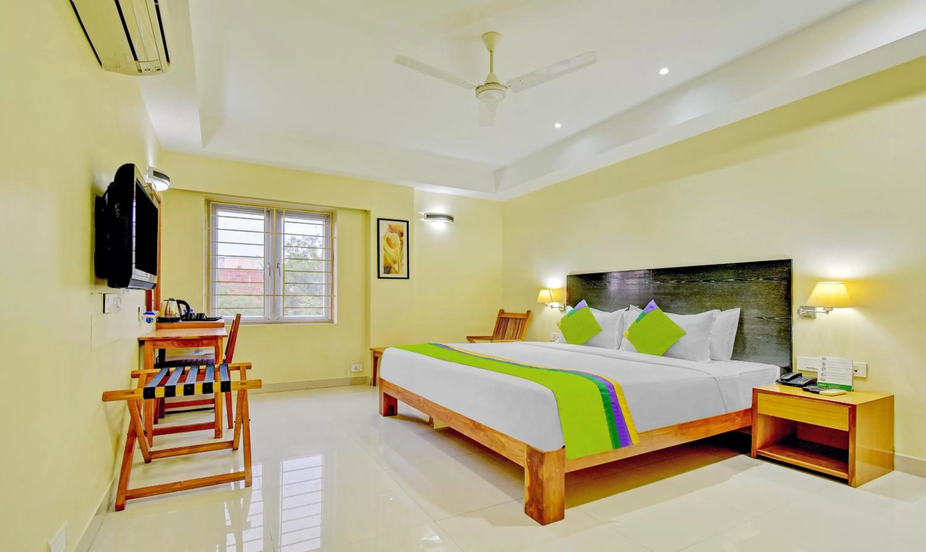 Deluxe Double Room - single occupancy in Treebo Vapr Guindy Ekkatuthangal